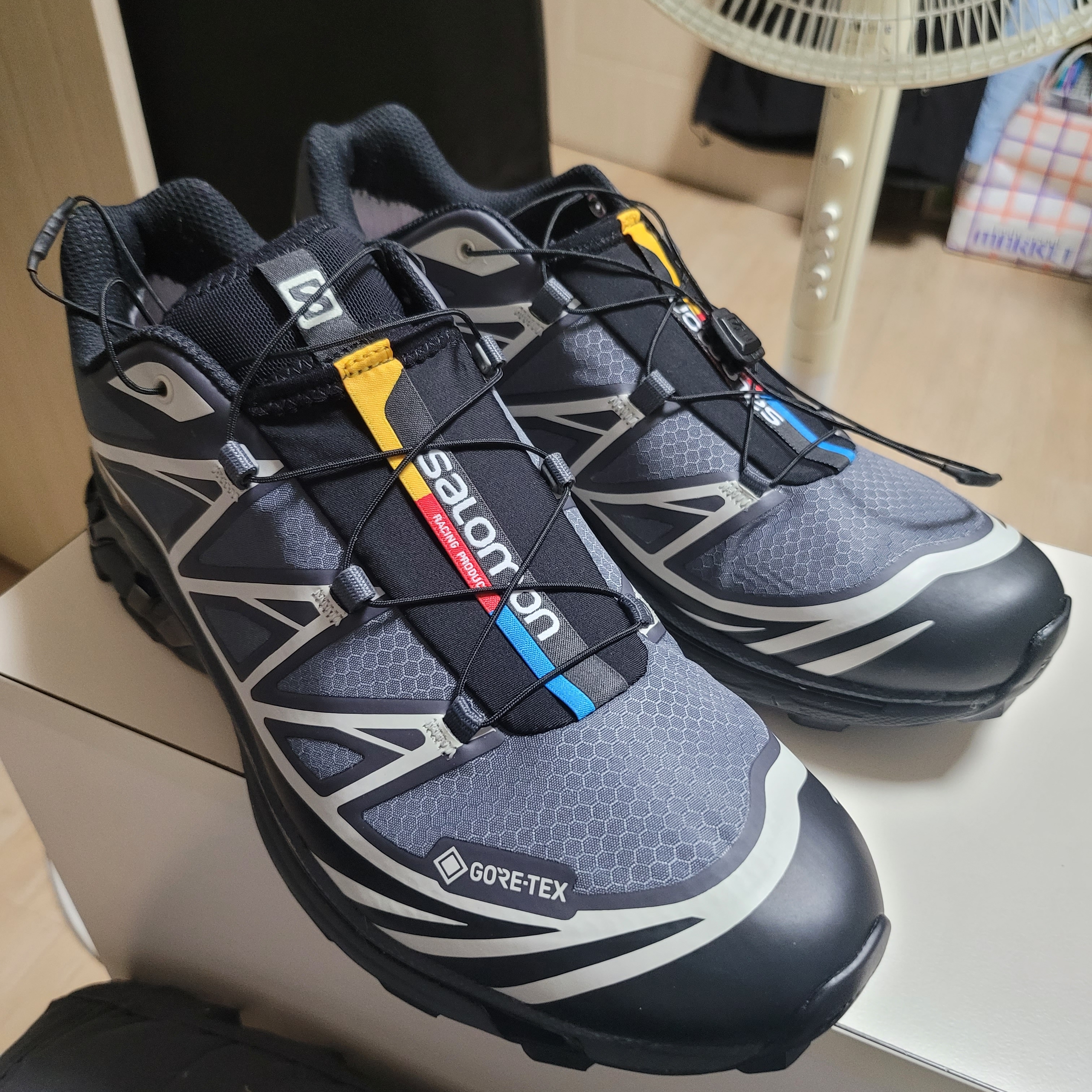 Salomon XT-6 Gore-Tex Black Ebony 착용 스타일