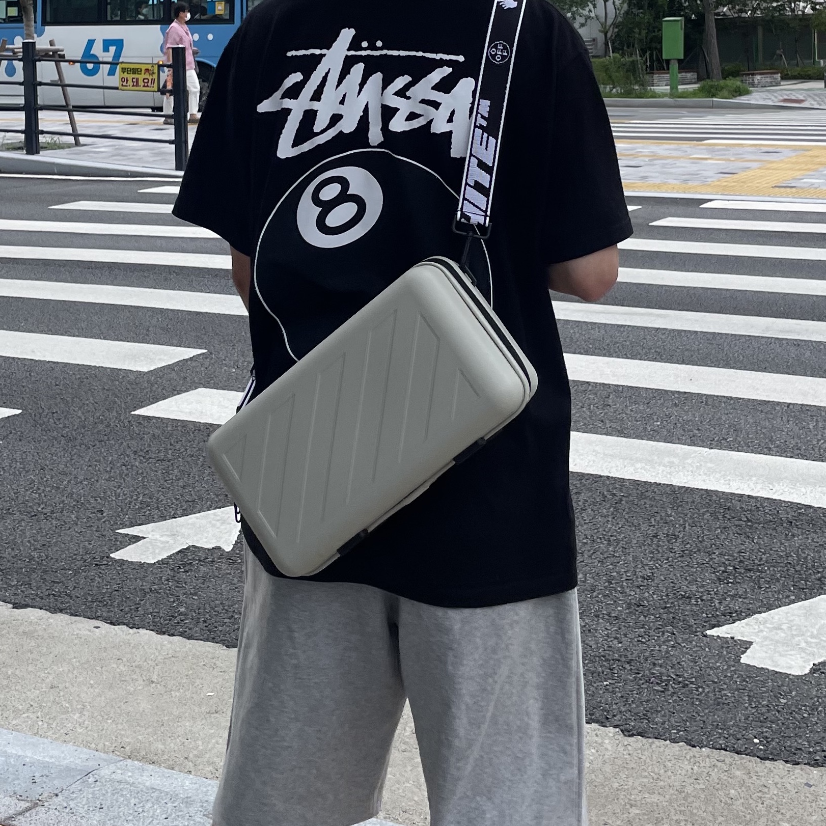 Stussy 8 Ball T-Shirt Black - 22SS, Off-White x Amore Pacific Protection Box (Without Cosmetics) 착용 스타일