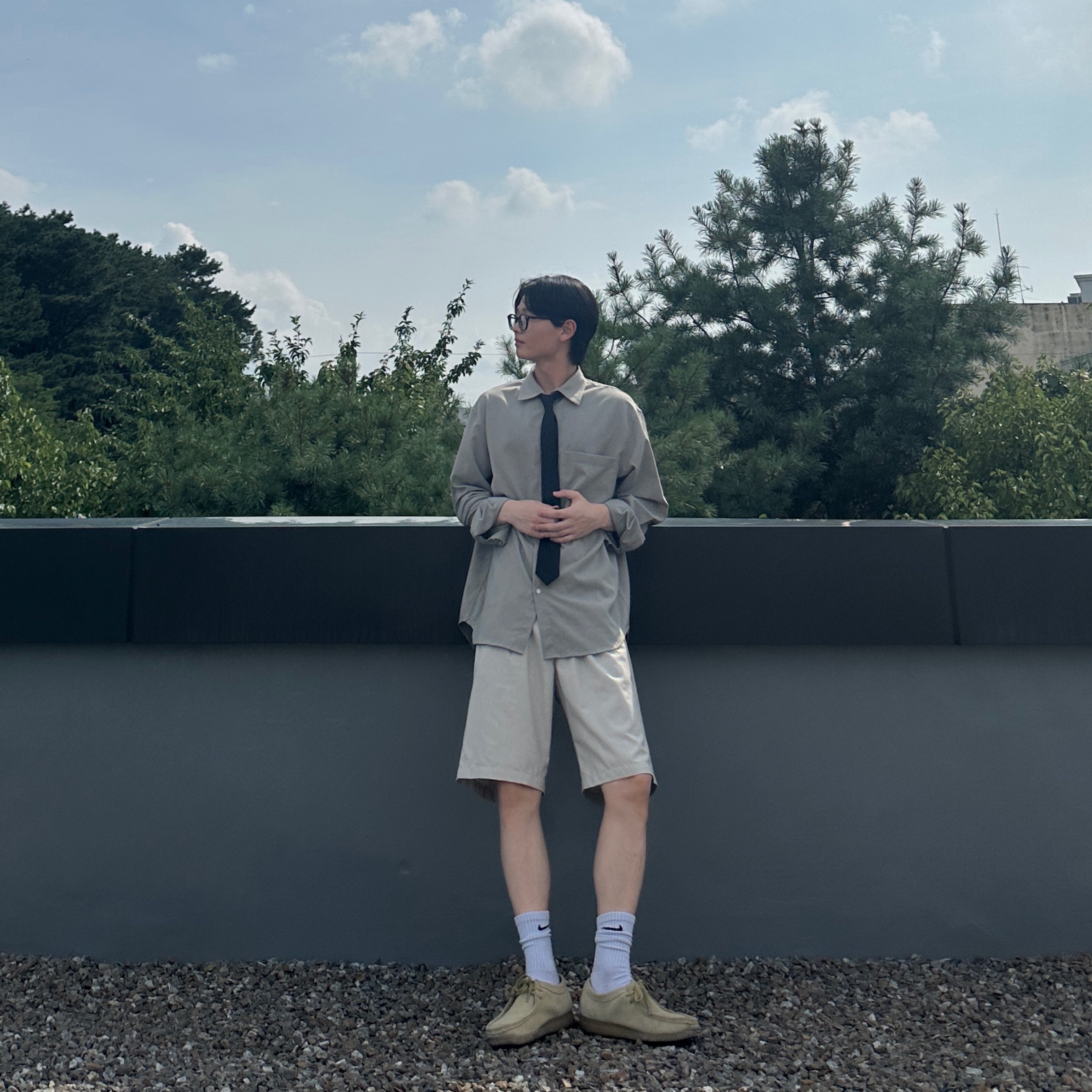 Clarks Wallabee Maple Suede 착용 스타일 - 1
