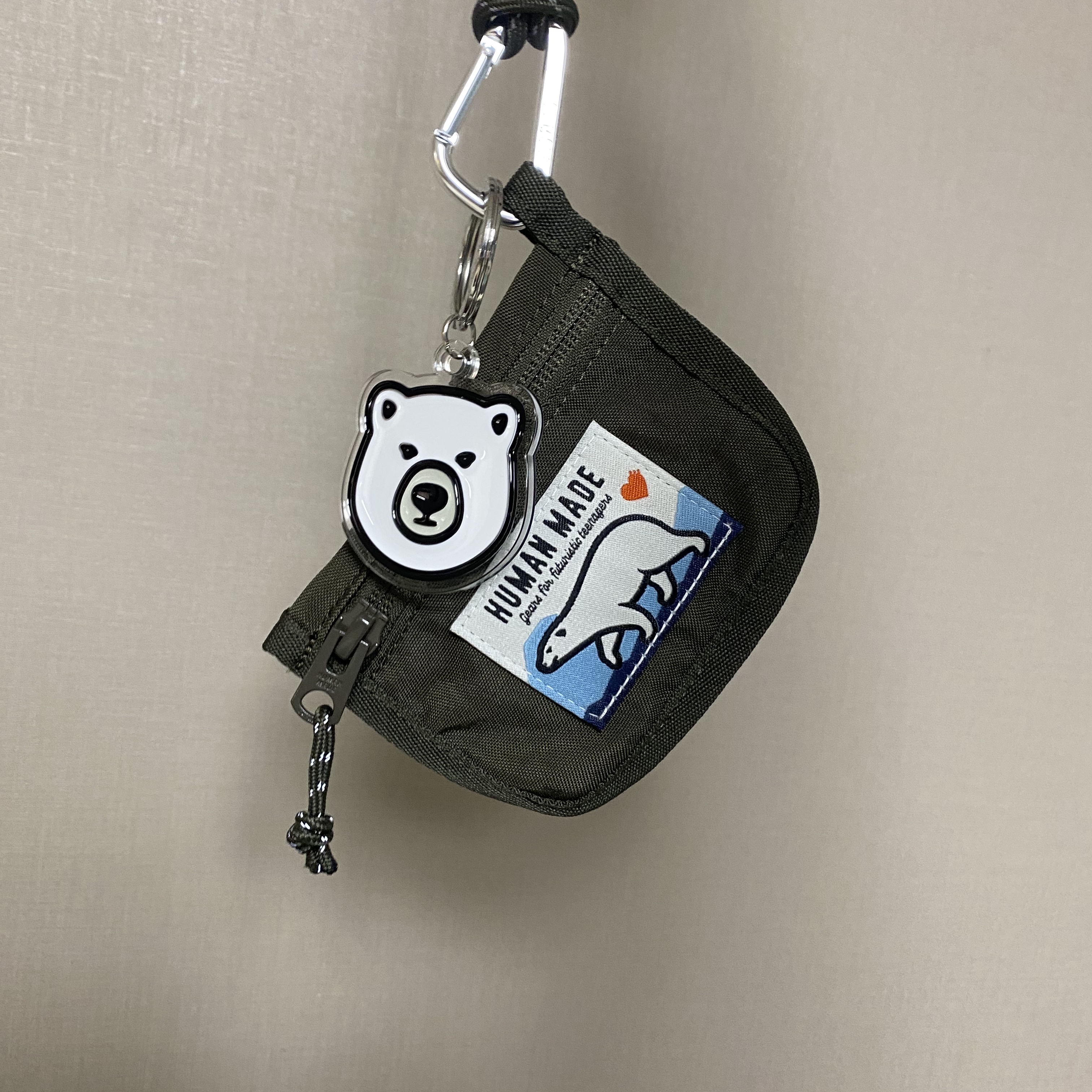 Human Made Acrylic Animal Keyring White, Human Made Nylon Card Case Olive Drab 착용 스타일