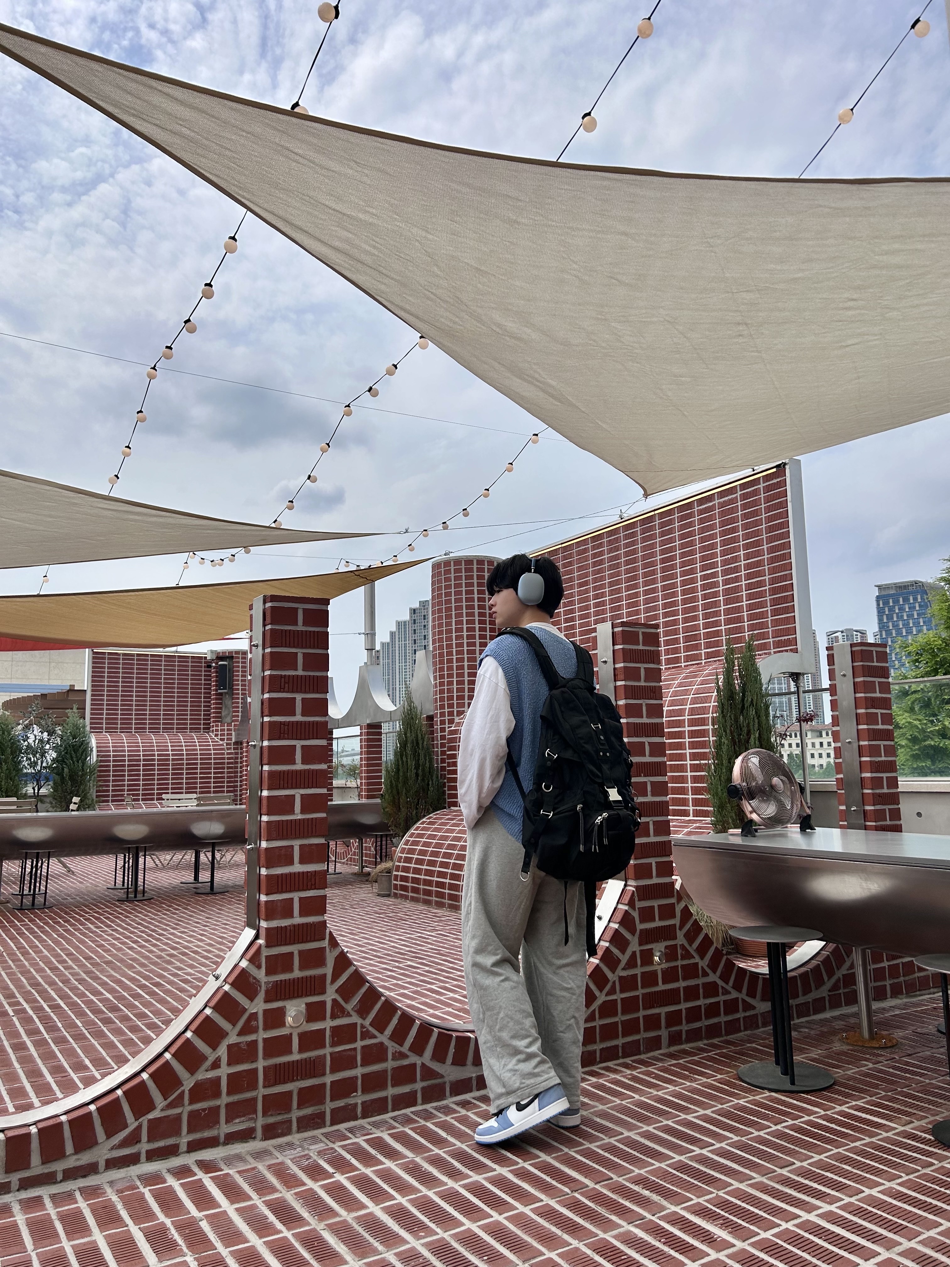 Apple AirPods Max Lightning Sky Blue (Korean Ver.), Jordan 1 Retro High OG University Blue ์ฐฉ์ฉ ์คํ์ผ - 1