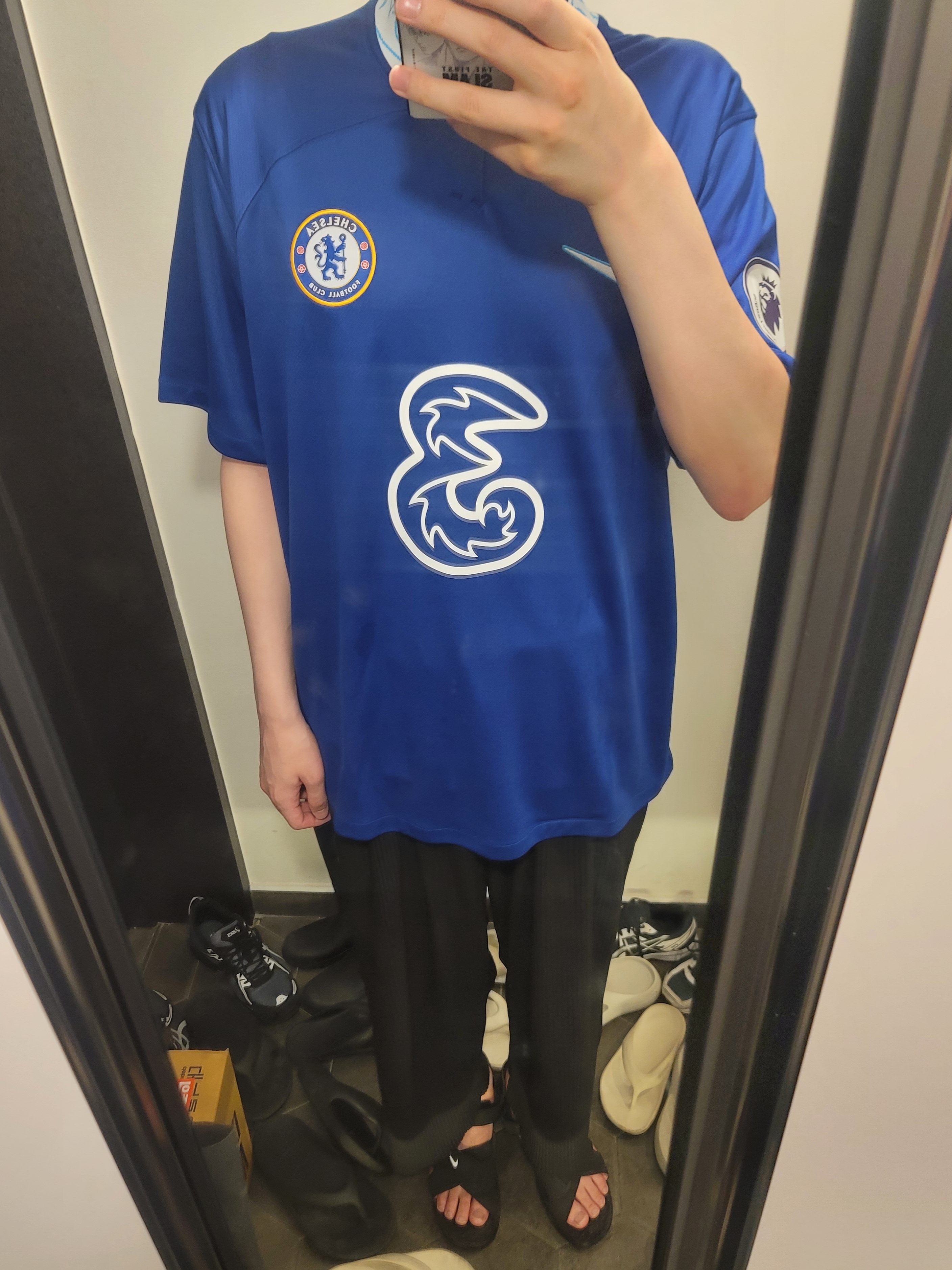 Nike Chelsea FC 2022/23 Stadium Home Dri-Fit Jersey Rush Blue (Non Marking Ver.), Nike ACG Air Deschutz OG 착용 스타일