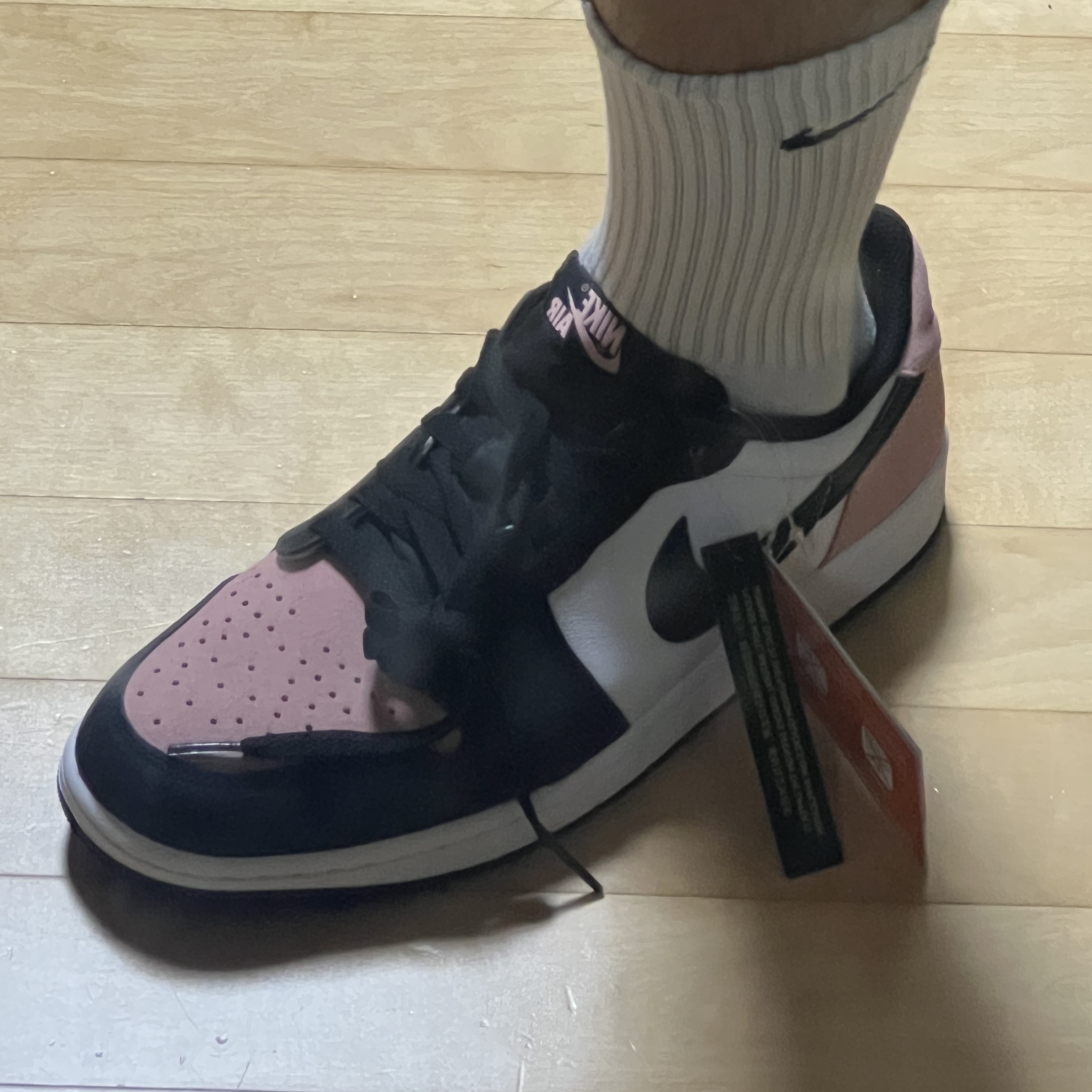 Jordan 1 Retro Low OG Bleached Coral 착용 스타일