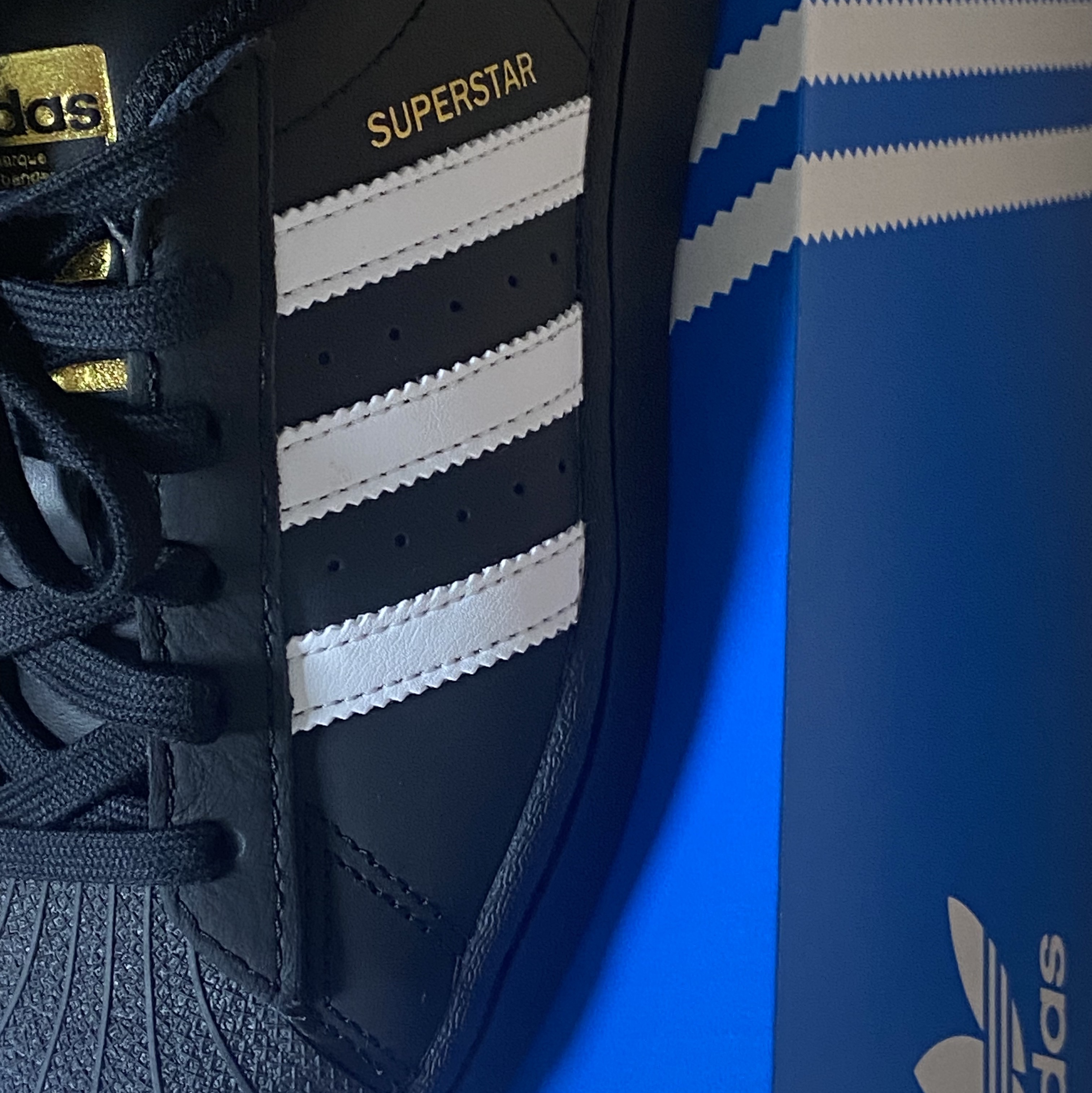 (J) Adidas Superstar Black White 착용 스타일