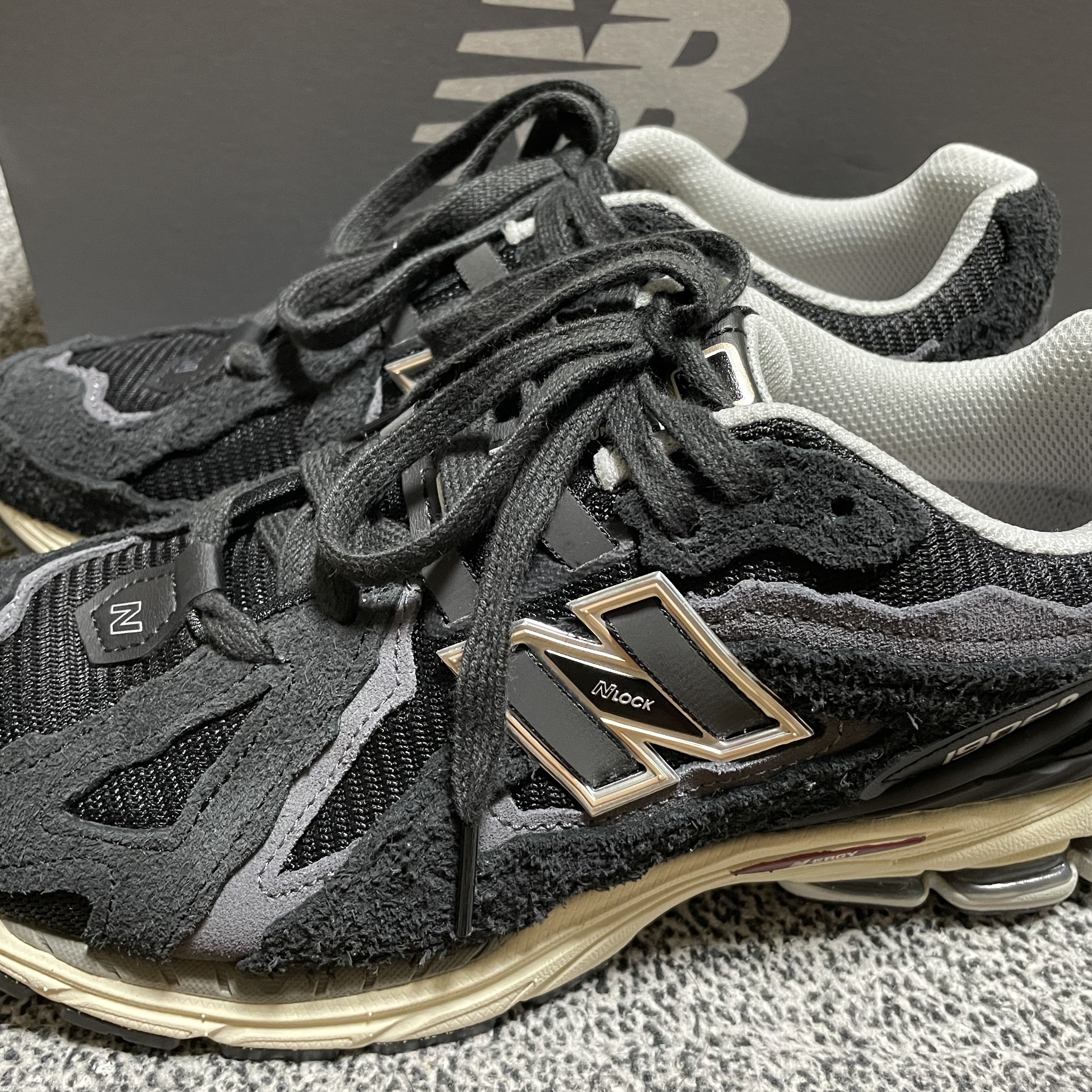 New Balance 1906D Protection Pack Black 착용 스타일