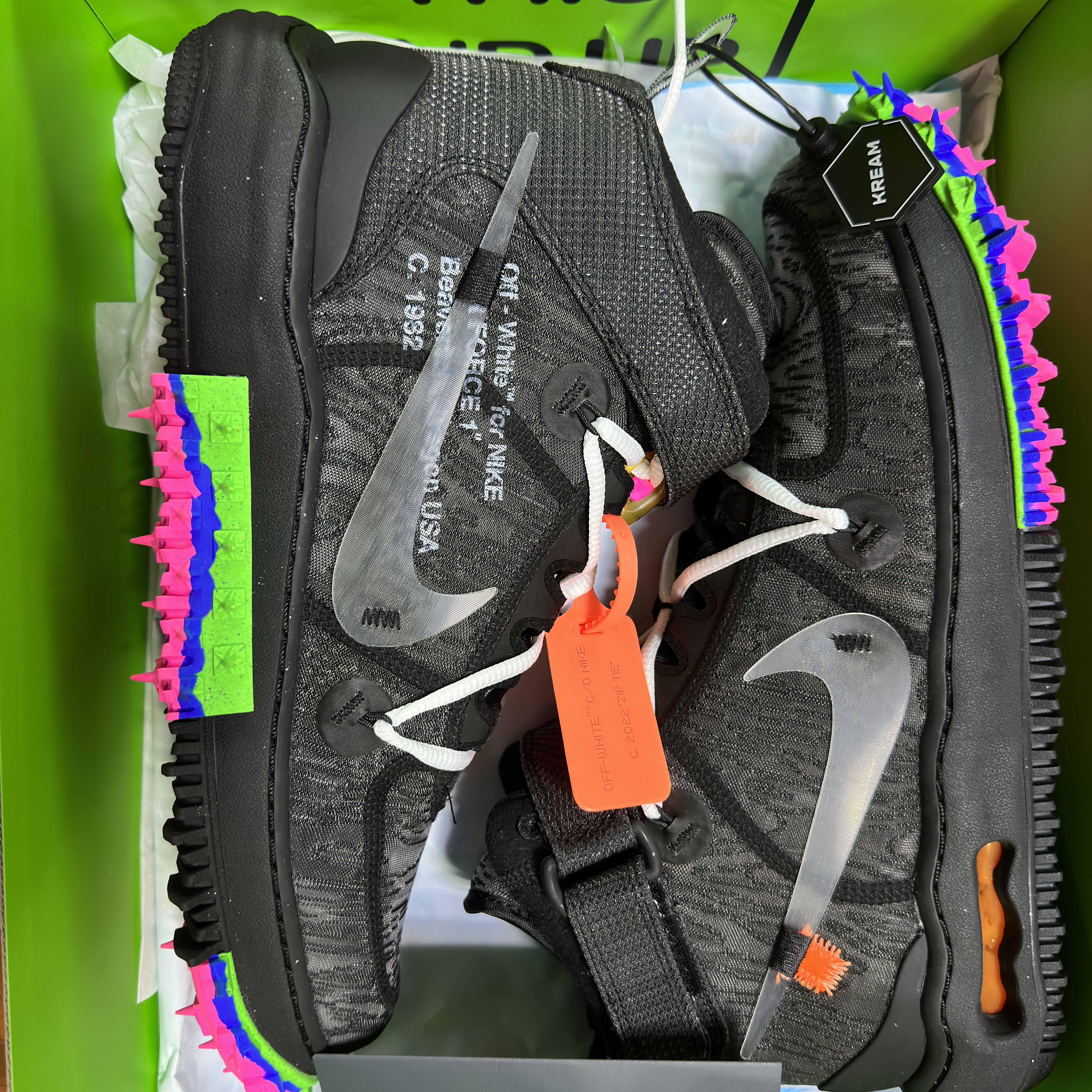 Nike x Off-White Air Force 1 Mid SP Black 착용 스타일