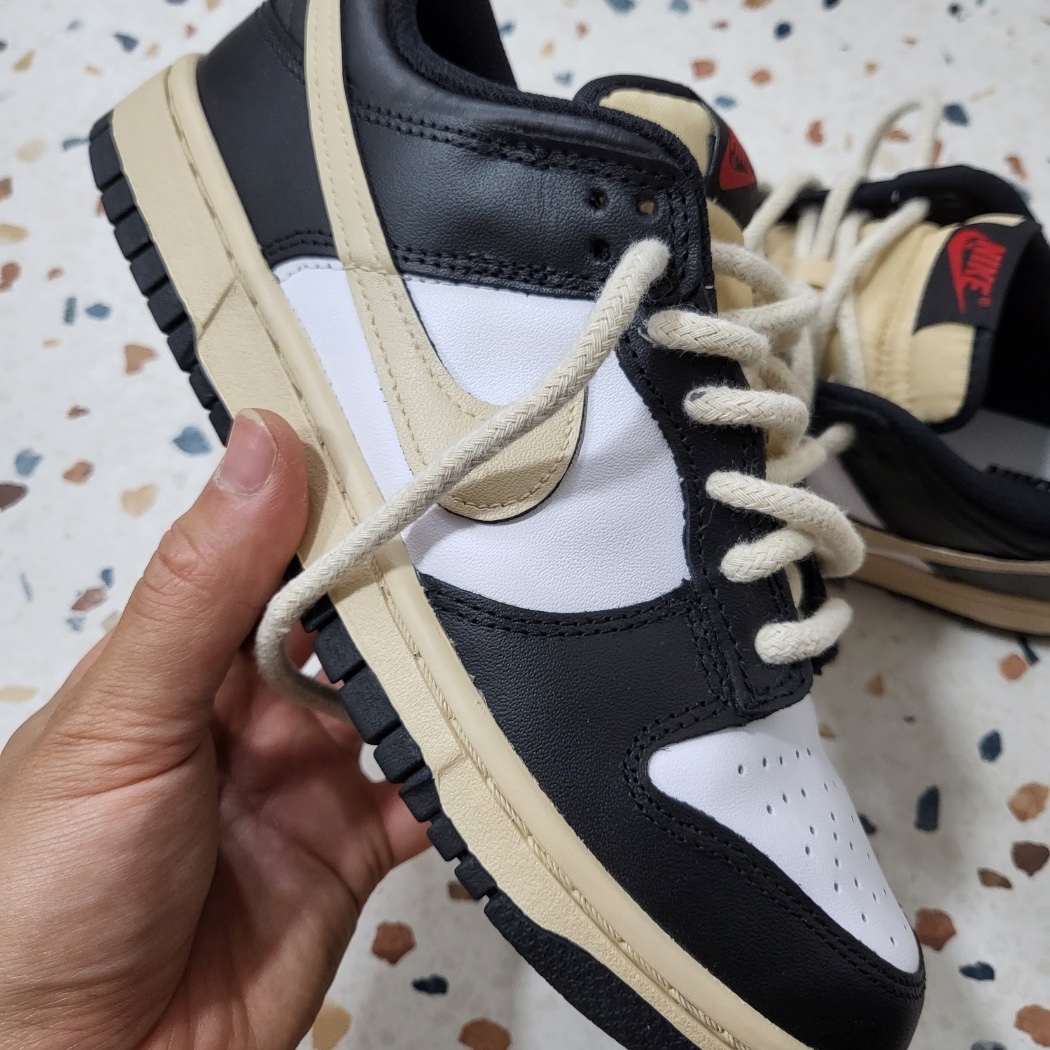 (W) Nike Dunk Low Black 착용 스타일 - 1