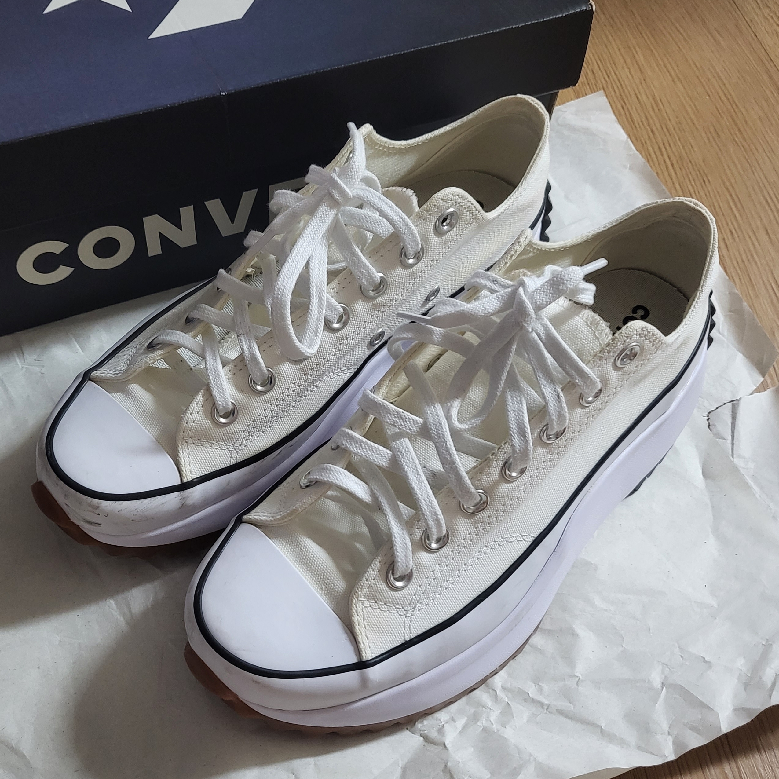 Converse Run Star Hike Low White 착용 스타일