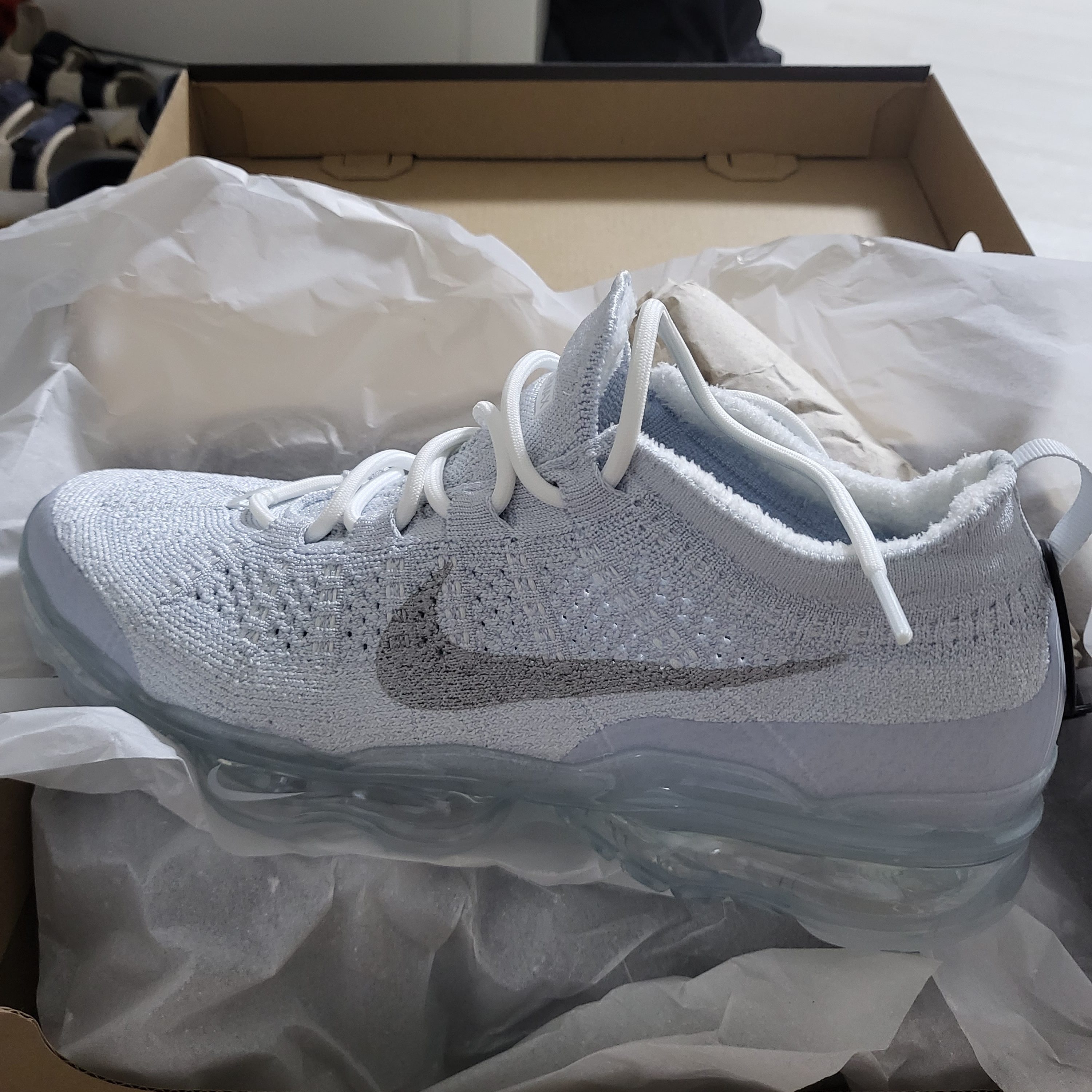 Nike Air VaporMax 2023 Flyknit Pure Platinum 착용 스타일