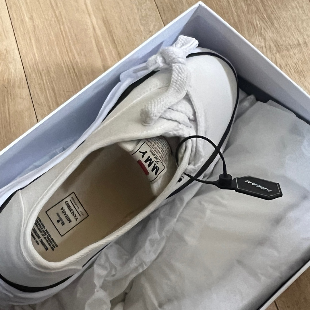 Maison Mihara Yasuhiro Baker OG Sole Canvas Low Cut Sneakers White 착용 스타일