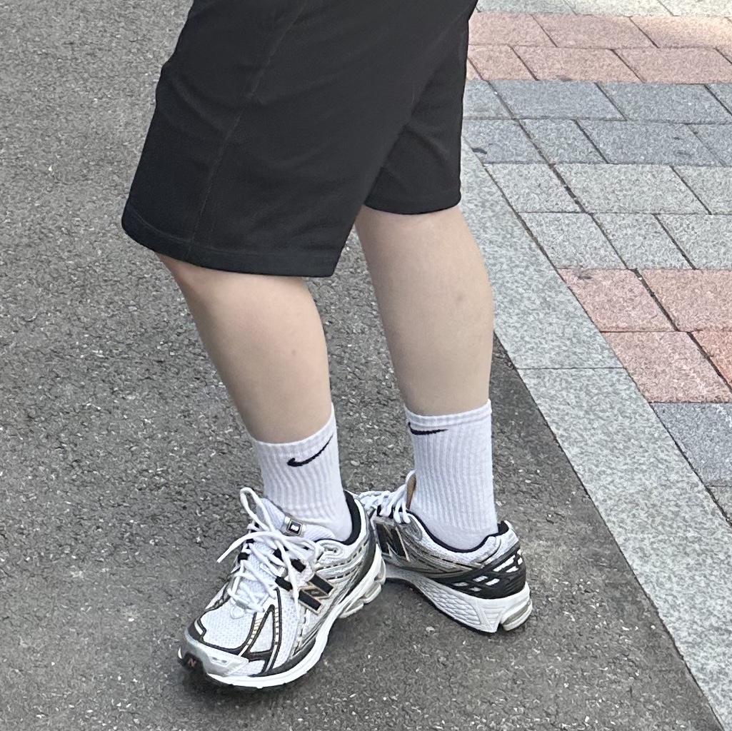 New Balance 1906R White Gold 착용 스타일