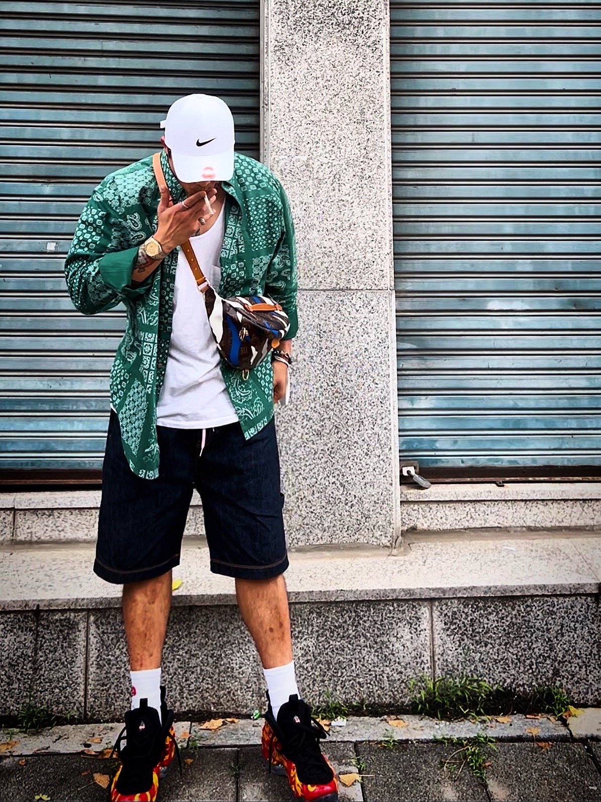 Supreme Paisley Grid Shirt Black - 20SS, Nike x Supreme Air Foamposite One Red 착용 스타일 - 2