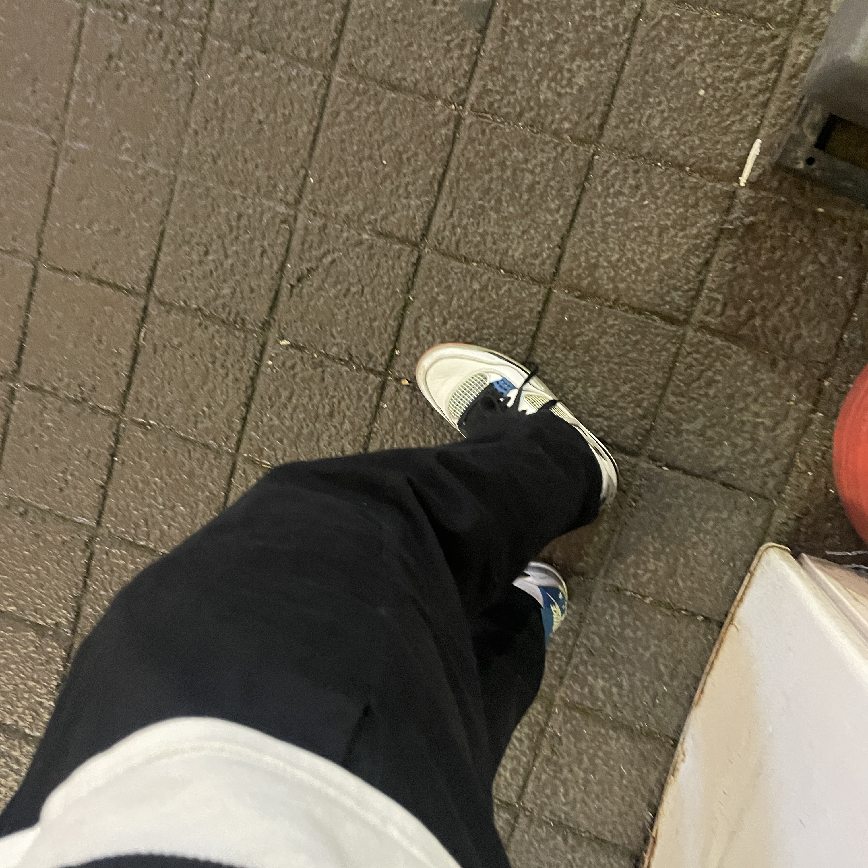 Jordan 4 Retro What The 4 착용 스타일 - 1