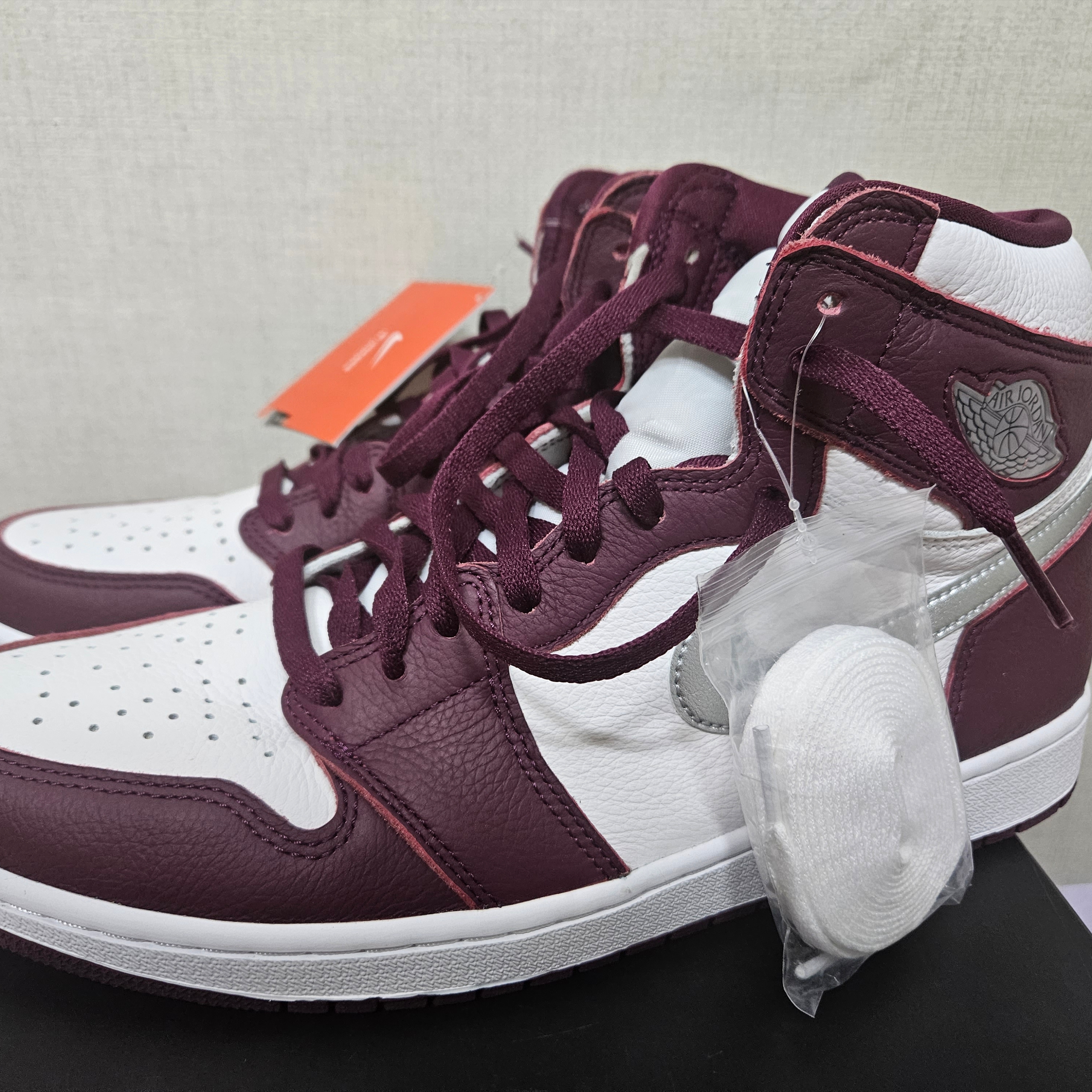Jordan 1 Retro High OG Bordeaux 착용 스타일
