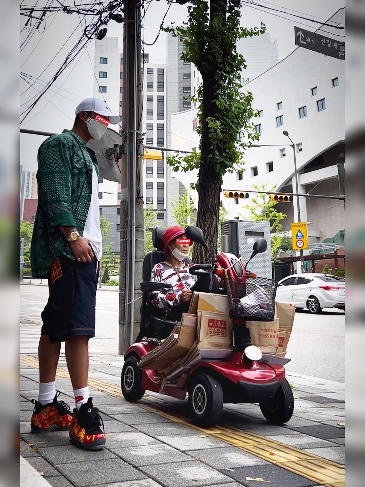 Supreme Paisley Grid Shirt Black - 20SS, Nike x Supreme Air Foamposite One Red 착용 스타일