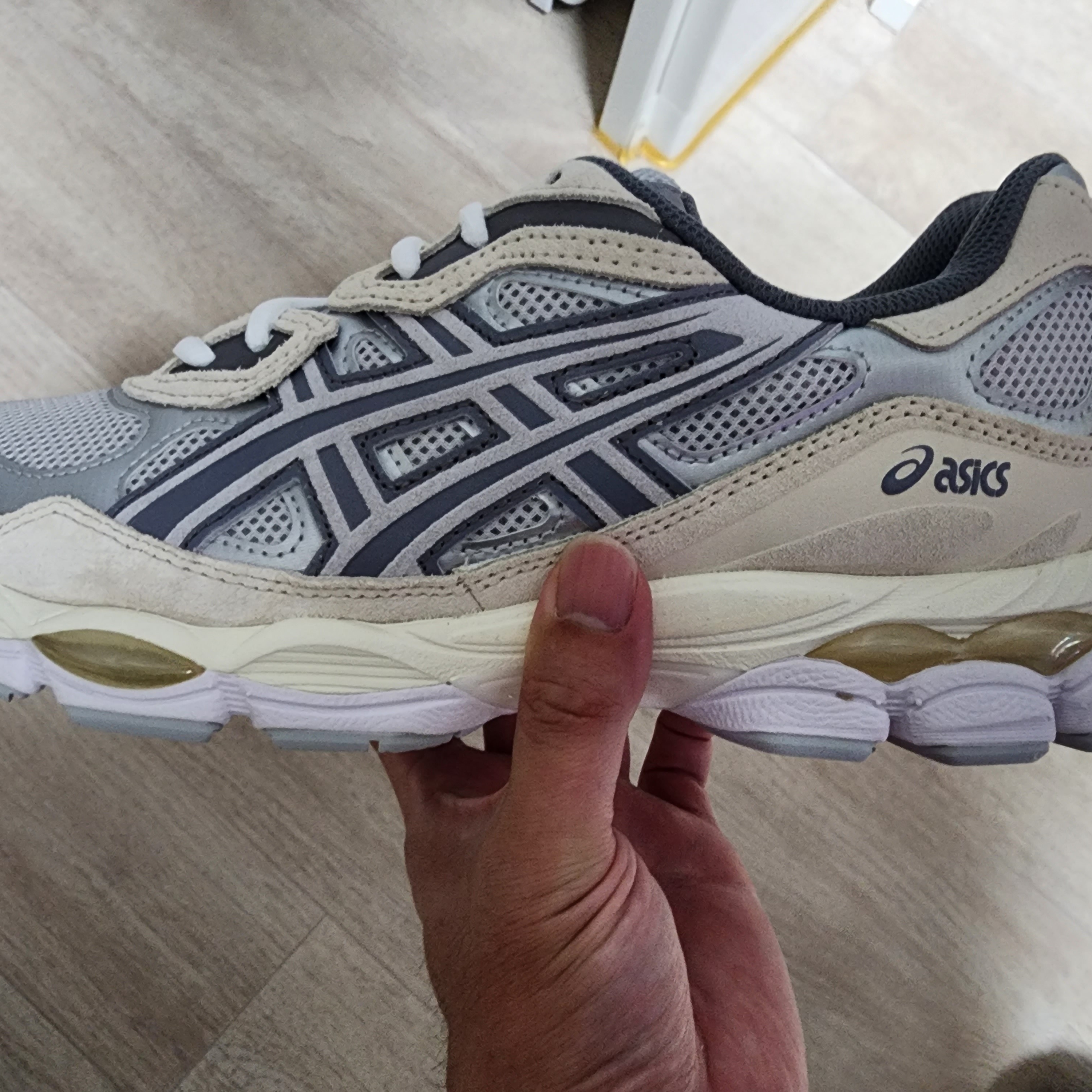 Asics Gel-NYC Concrete Oatmeal 착용 스타일 - 2