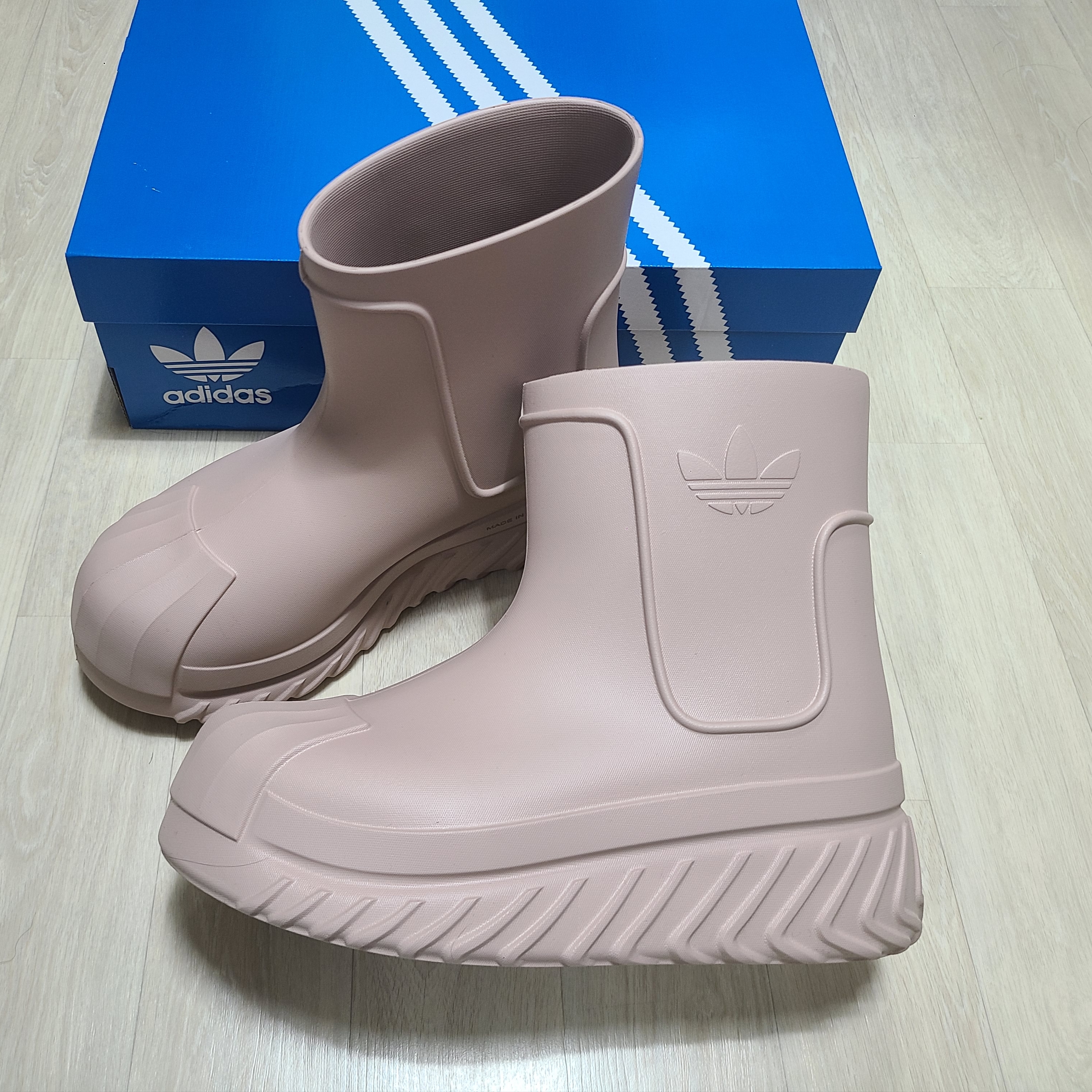 (W) Adidas Adifom Superstar Boot Wonder Taupe 착용 스타일