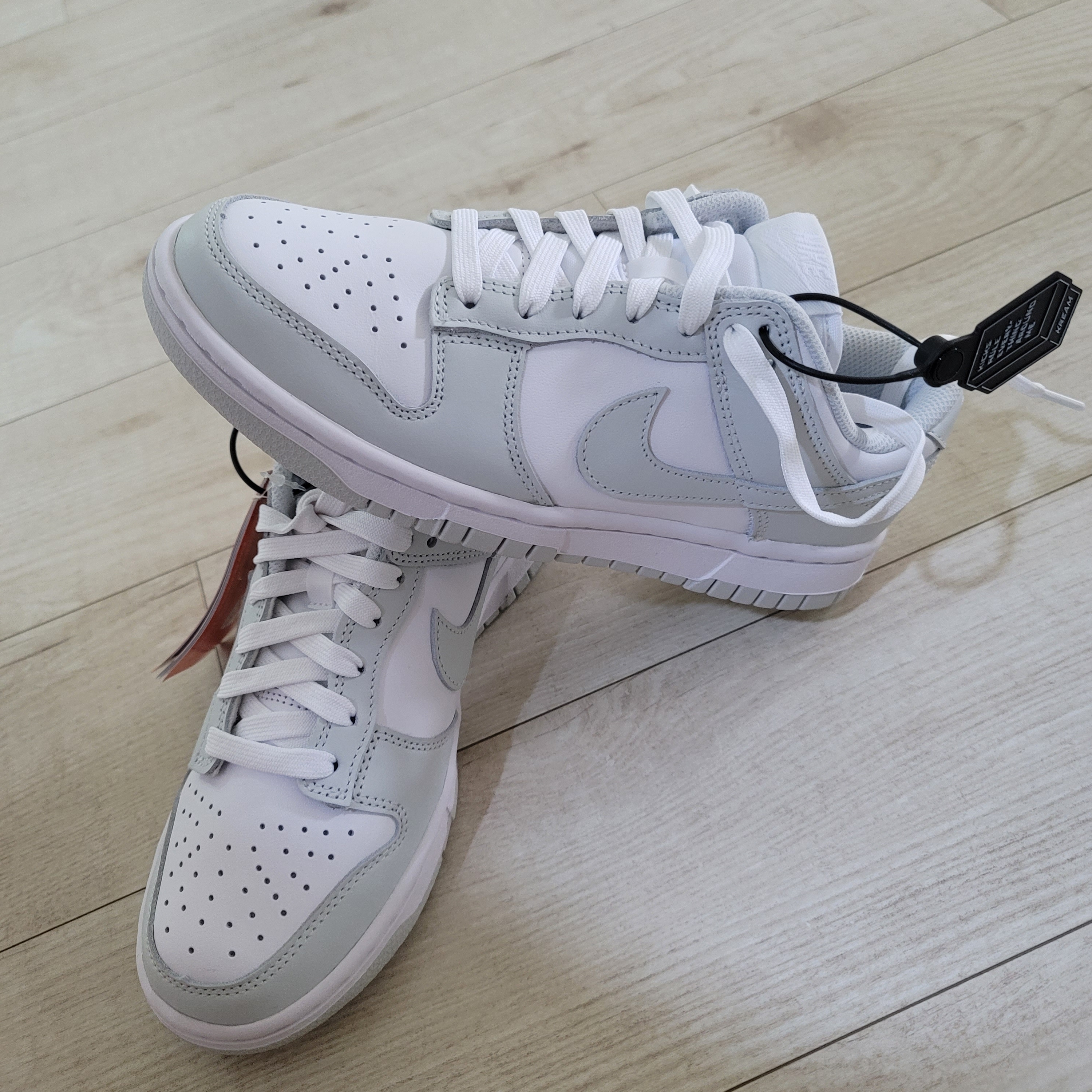(W) Nike Dunk Low Photon Dust 착용 스타일