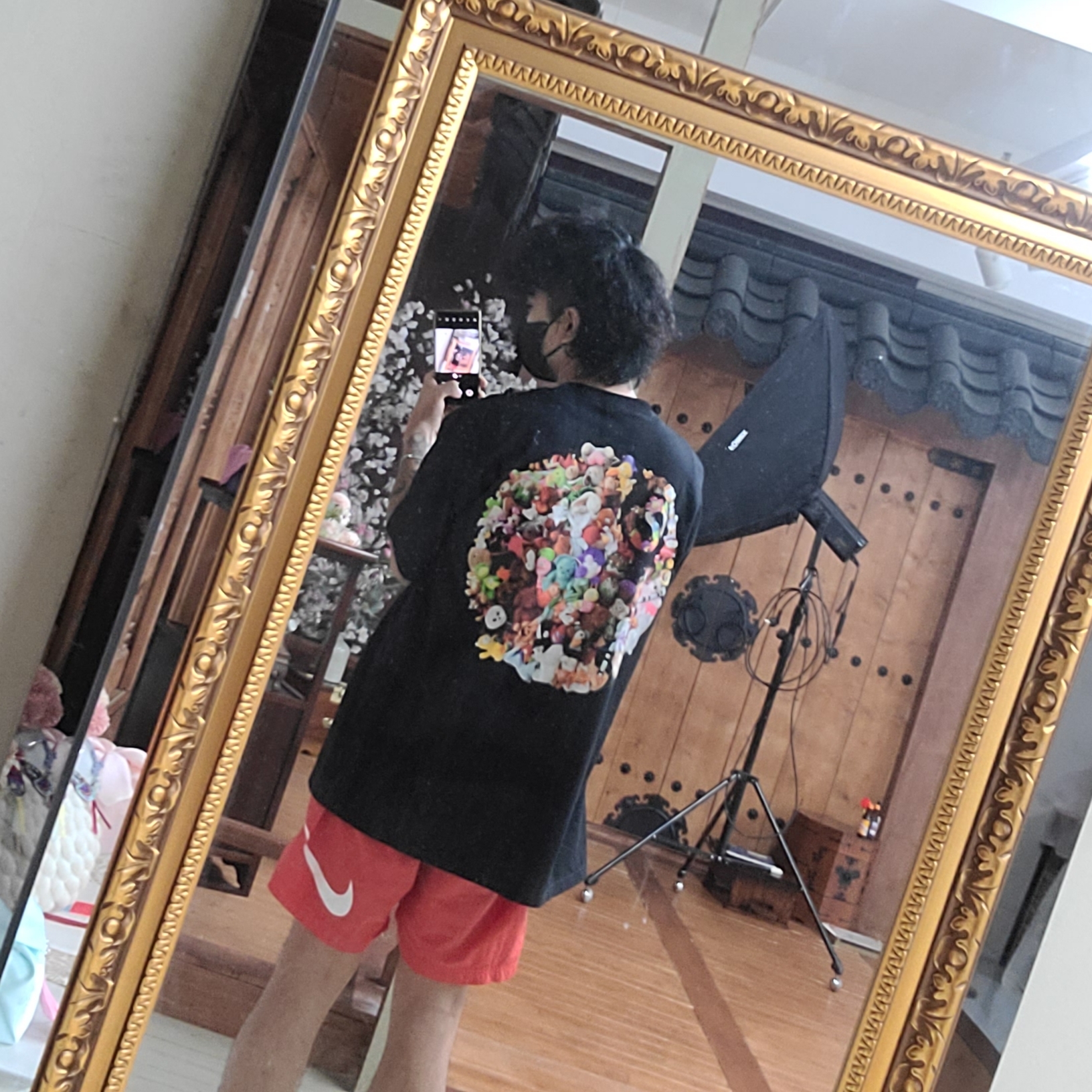 Stussy Plush T-Shirt Black, Nike x Stussy Water Shorts Habanero Red 착용 스타일 - 2