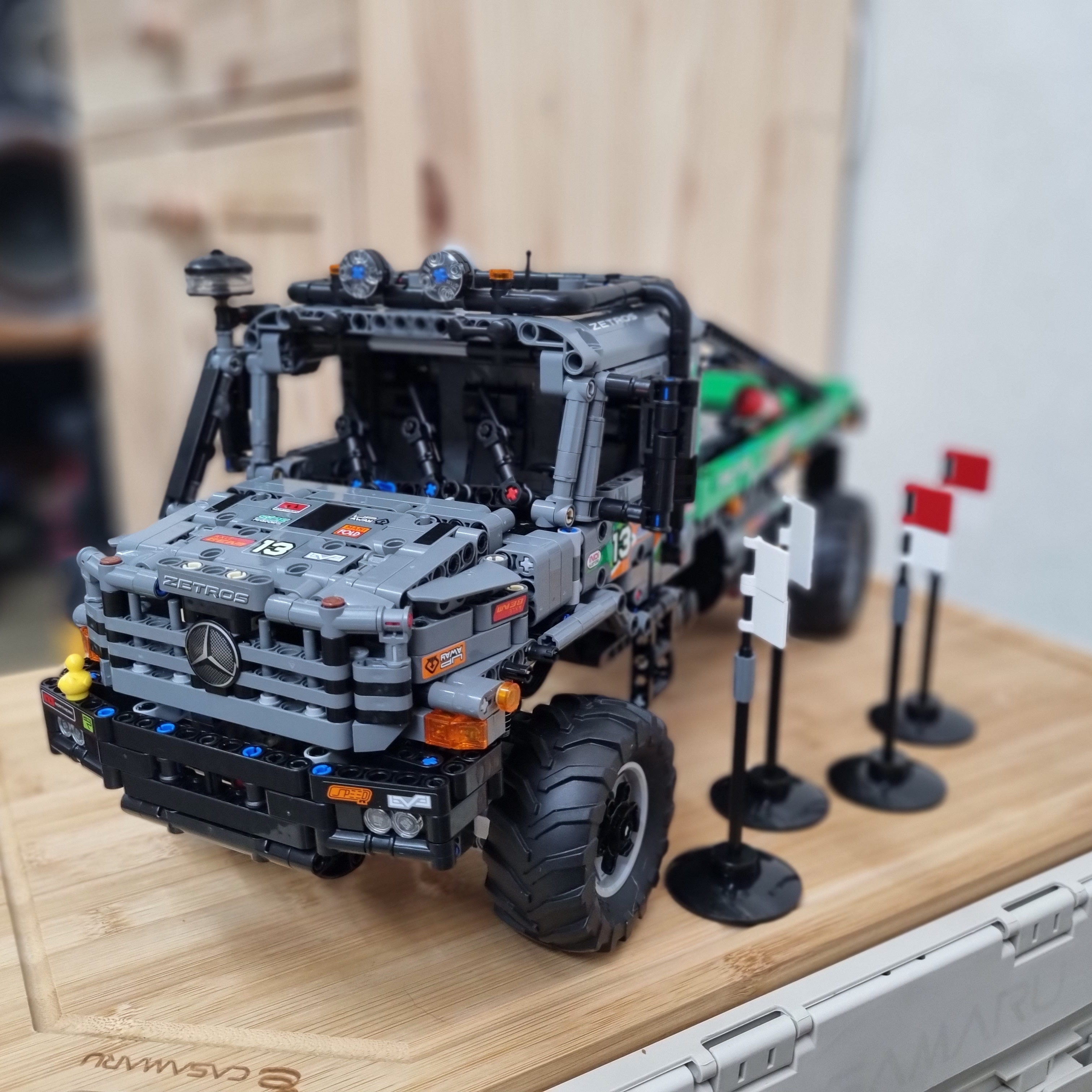 Lego 4x4 Mercedes-Benz Zetros Trial Truck (Korean Ver.) 착용 스타일 - 1