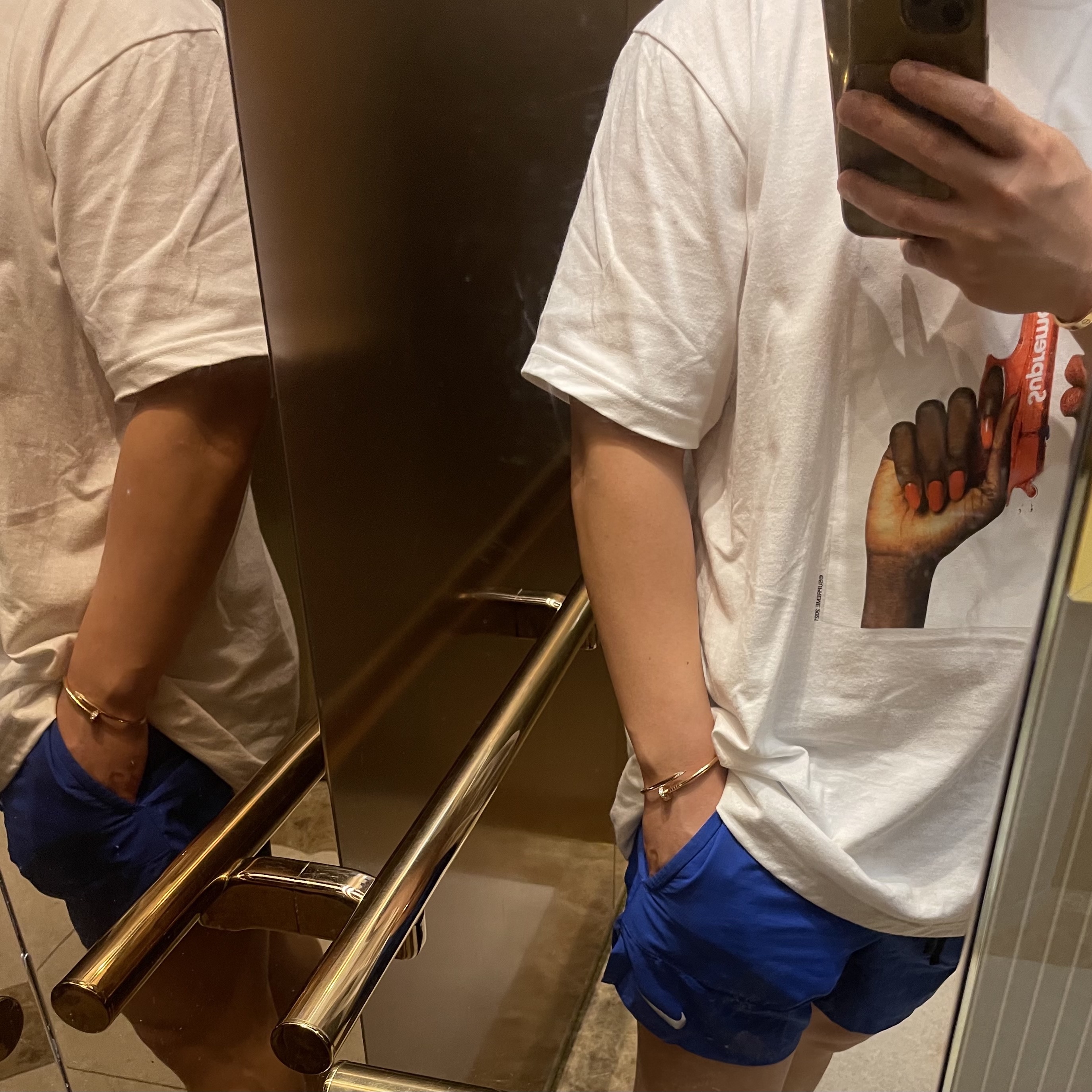 Supreme Water Pistol T-Shirt White - 21SS, Adidas Yeezy Slide Azure 착용 스타일