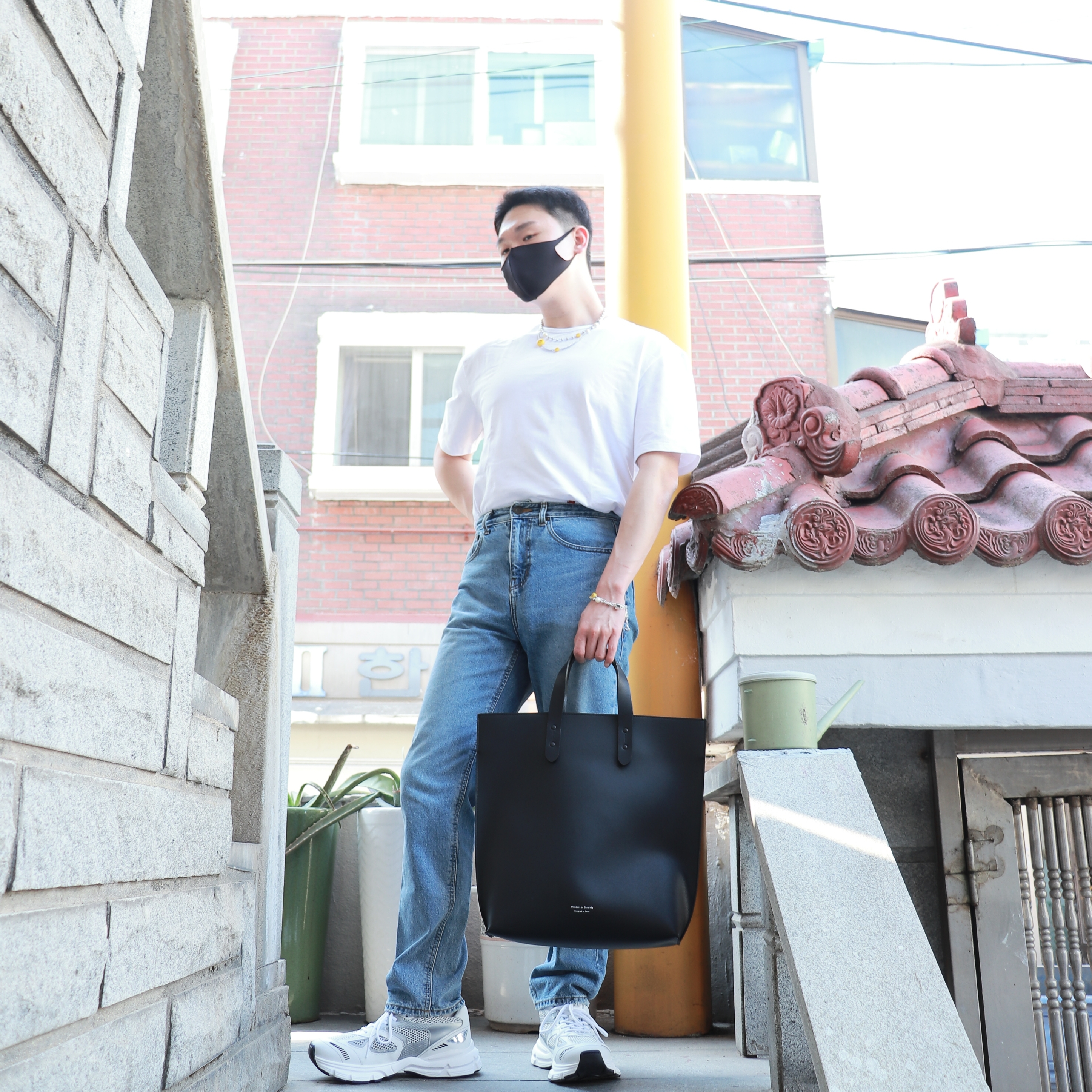 Axel Arigato Marathon Runner White Silver 착용 스타일
