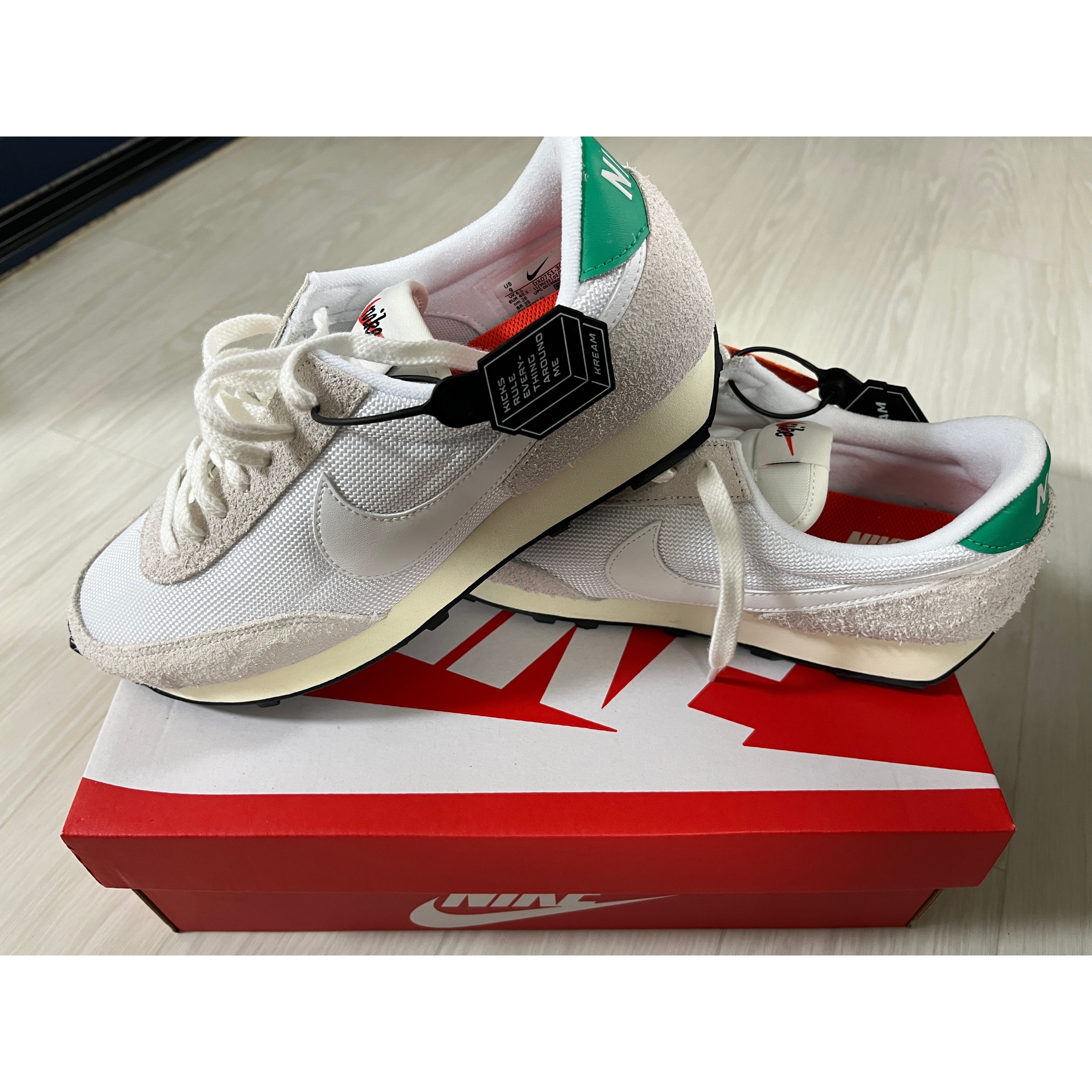(W) Nike Daybreak Vintage Stadium Green 착용 스타일