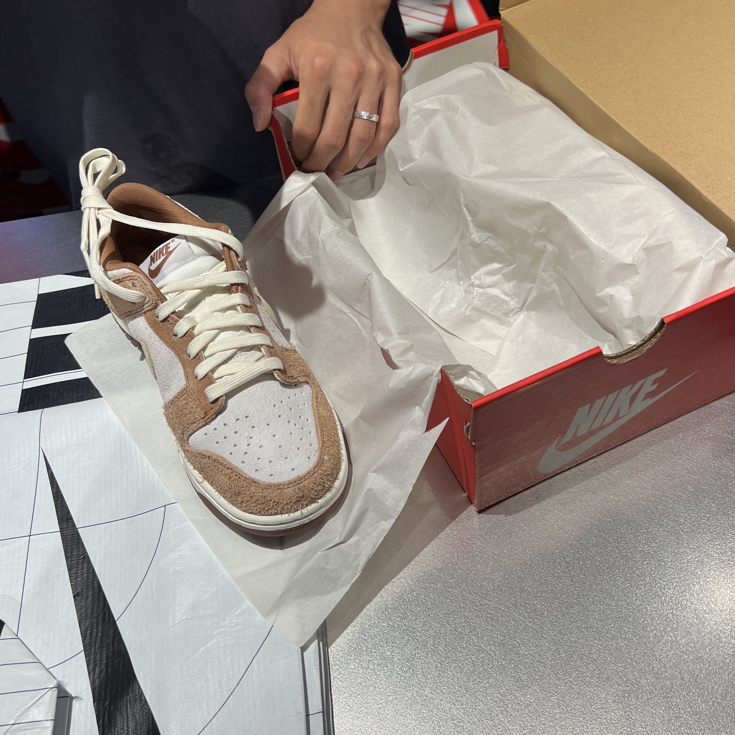 Nike Dunk Low Pro Premium Medium Curry 착용 스타일