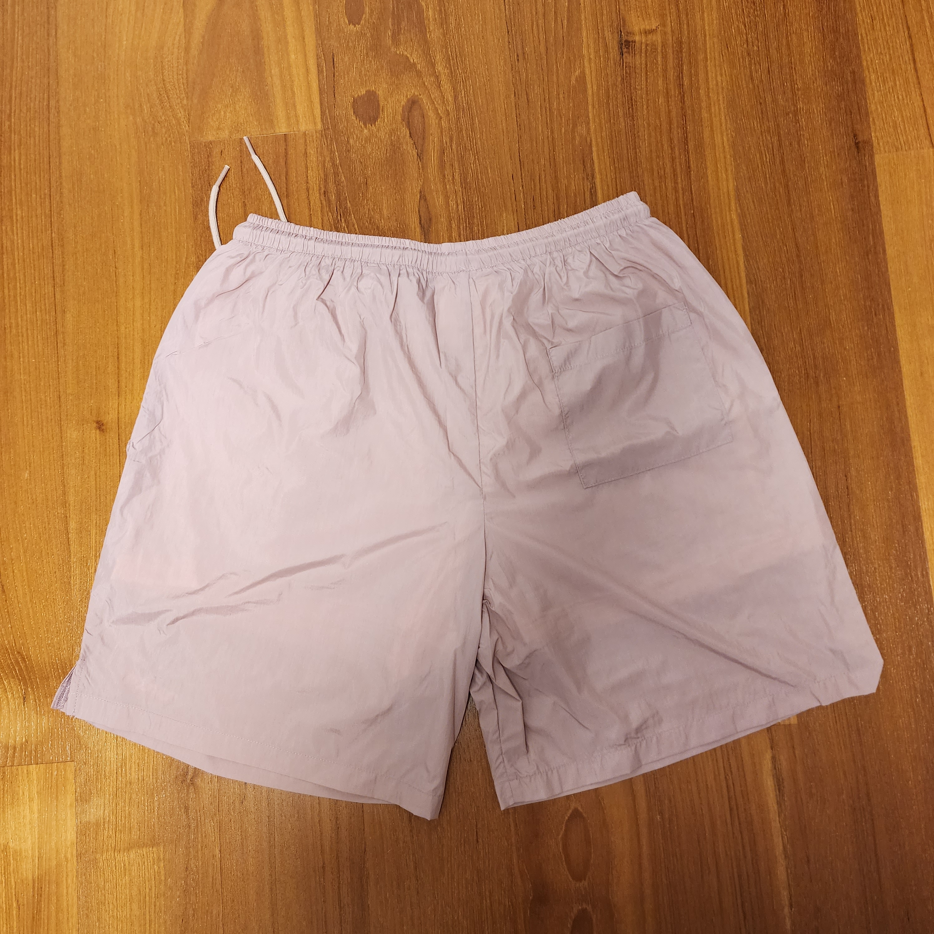 IAB Studio Woven Shorts Pink - The Hyundai Seoul Exclusive 착용 스타일 - 2