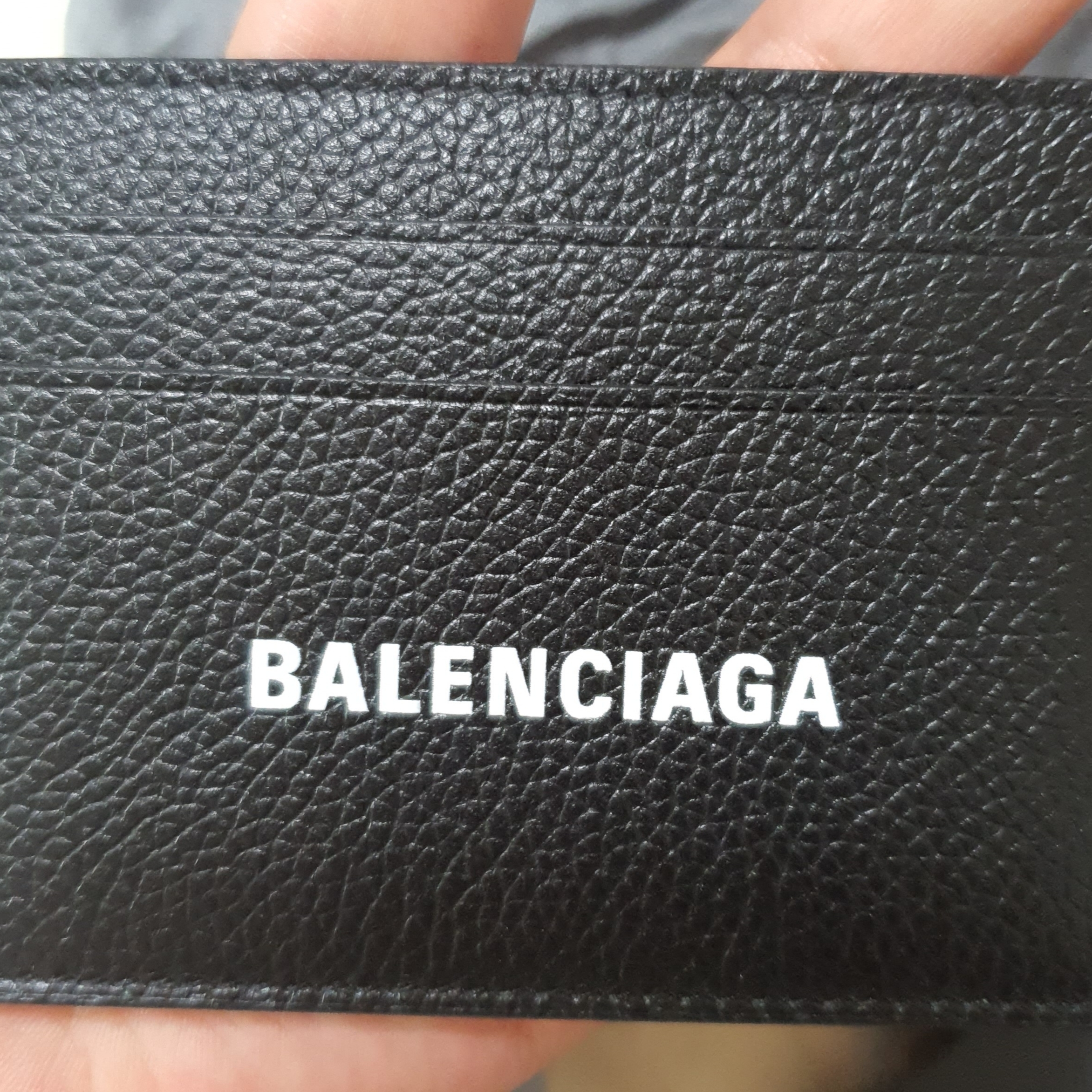 Balenciaga Cash Card Holder Black 착용 스타일 - 3