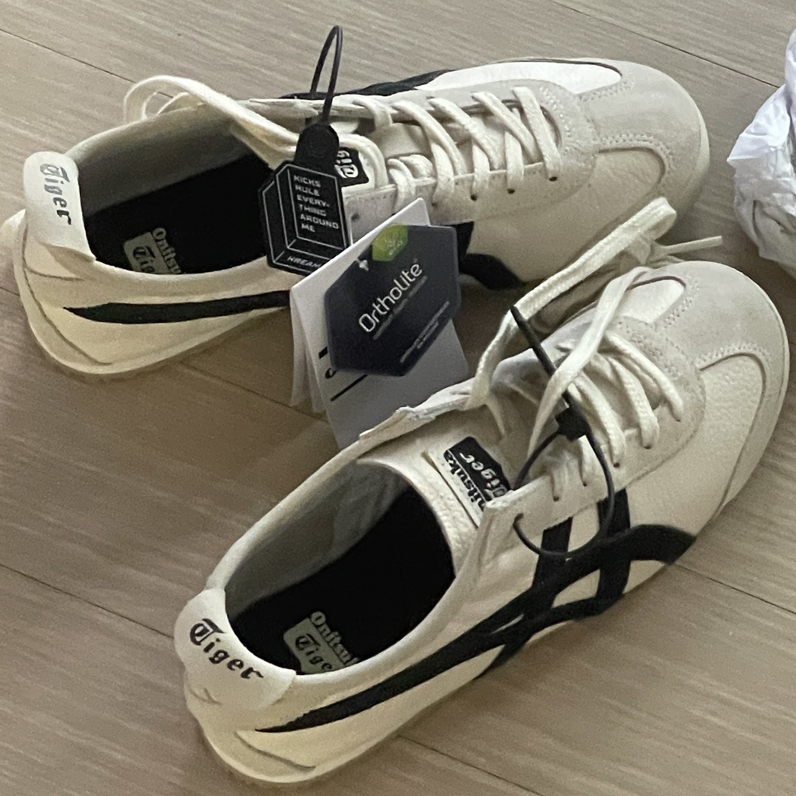 Onitsuka Tiger Mexico 66 Vintage White Black 착용 스타일
