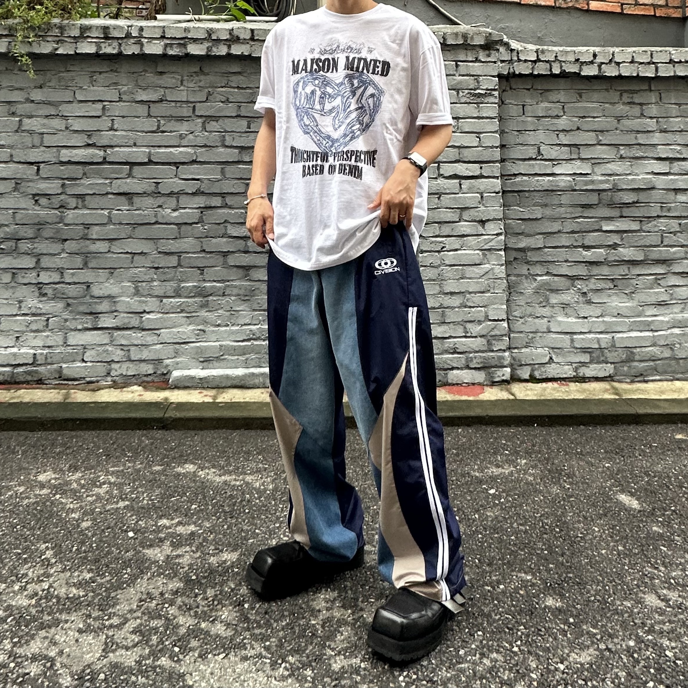 [KREAM 단독] Civision by CSC Hybrid Track Pants Navy 착용 스타일