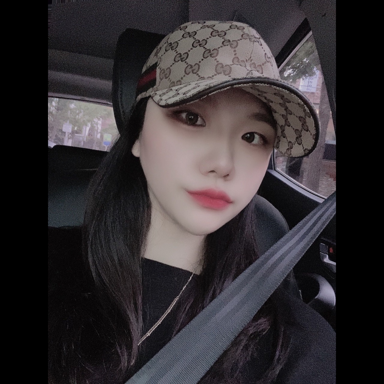 Gucci Original GG Baseball Hat with Web Beige Ebony 착용 스타일