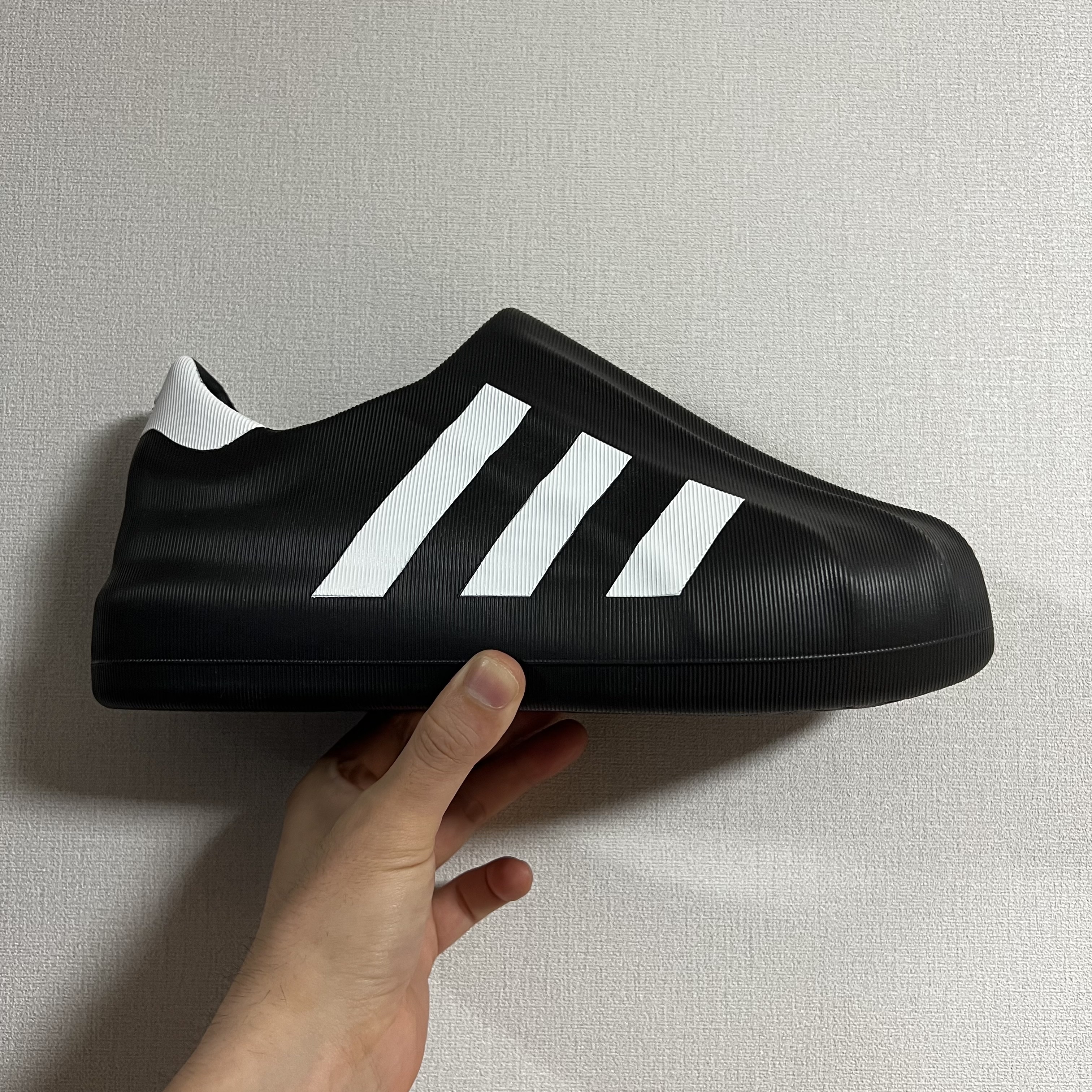 Adidas Adifom Superstar Core Black Cloud White 착용 스타일