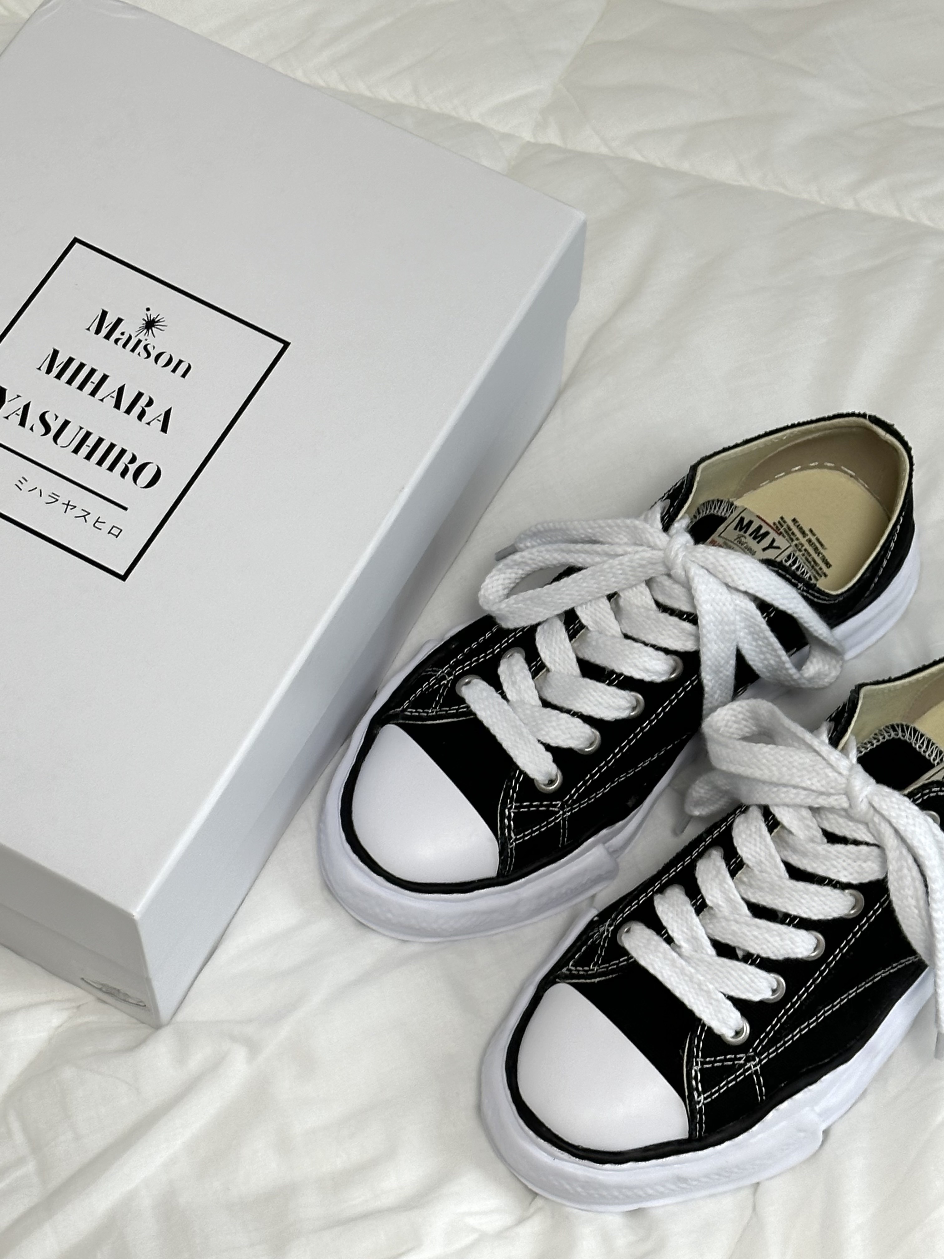 Maison Mihara Yasuhiro Peterson OG Sole Canvas Low Sneakers Black 착용 스타일 - 1