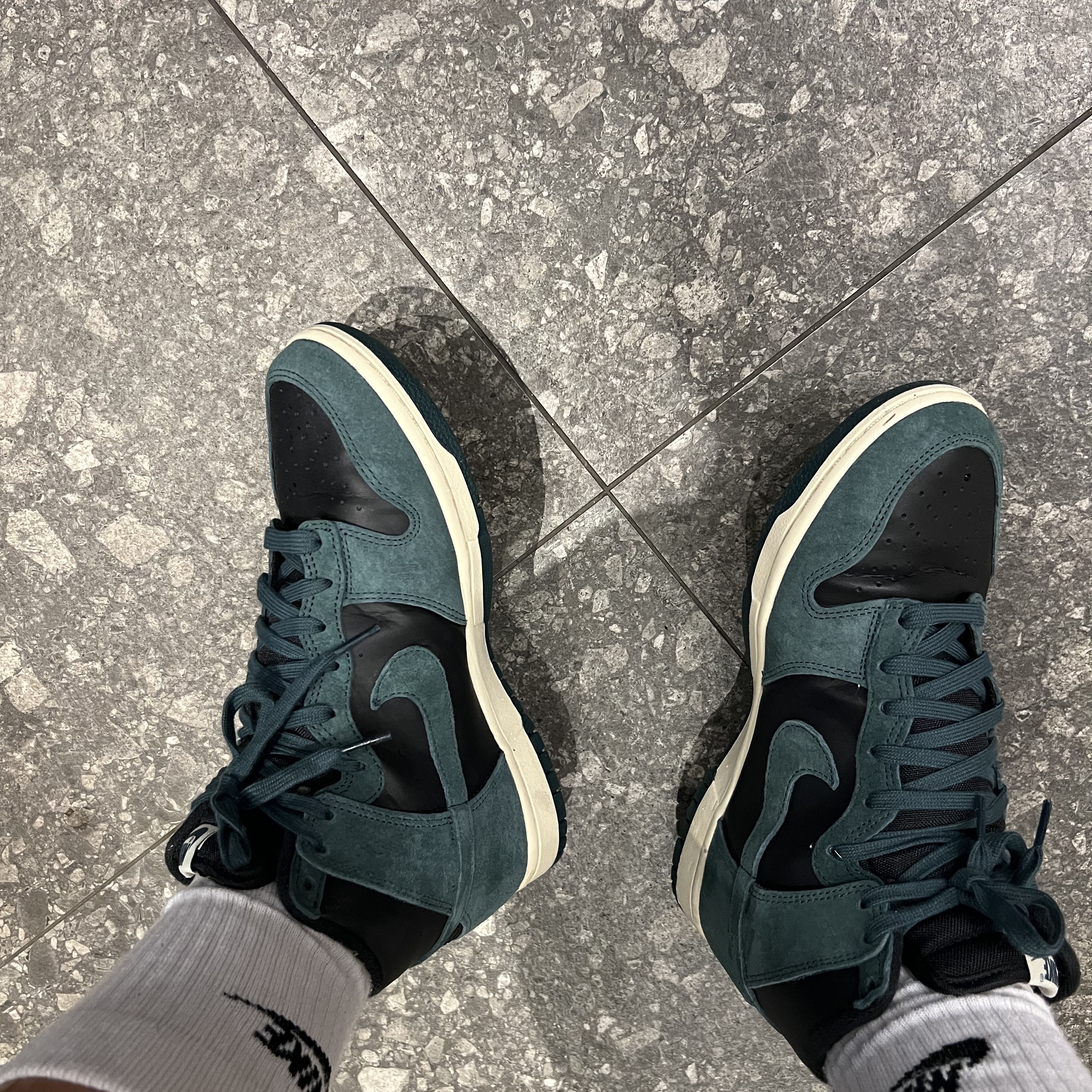 Nike Dunk High Retro PRM Faded Spruce 착용 스타일