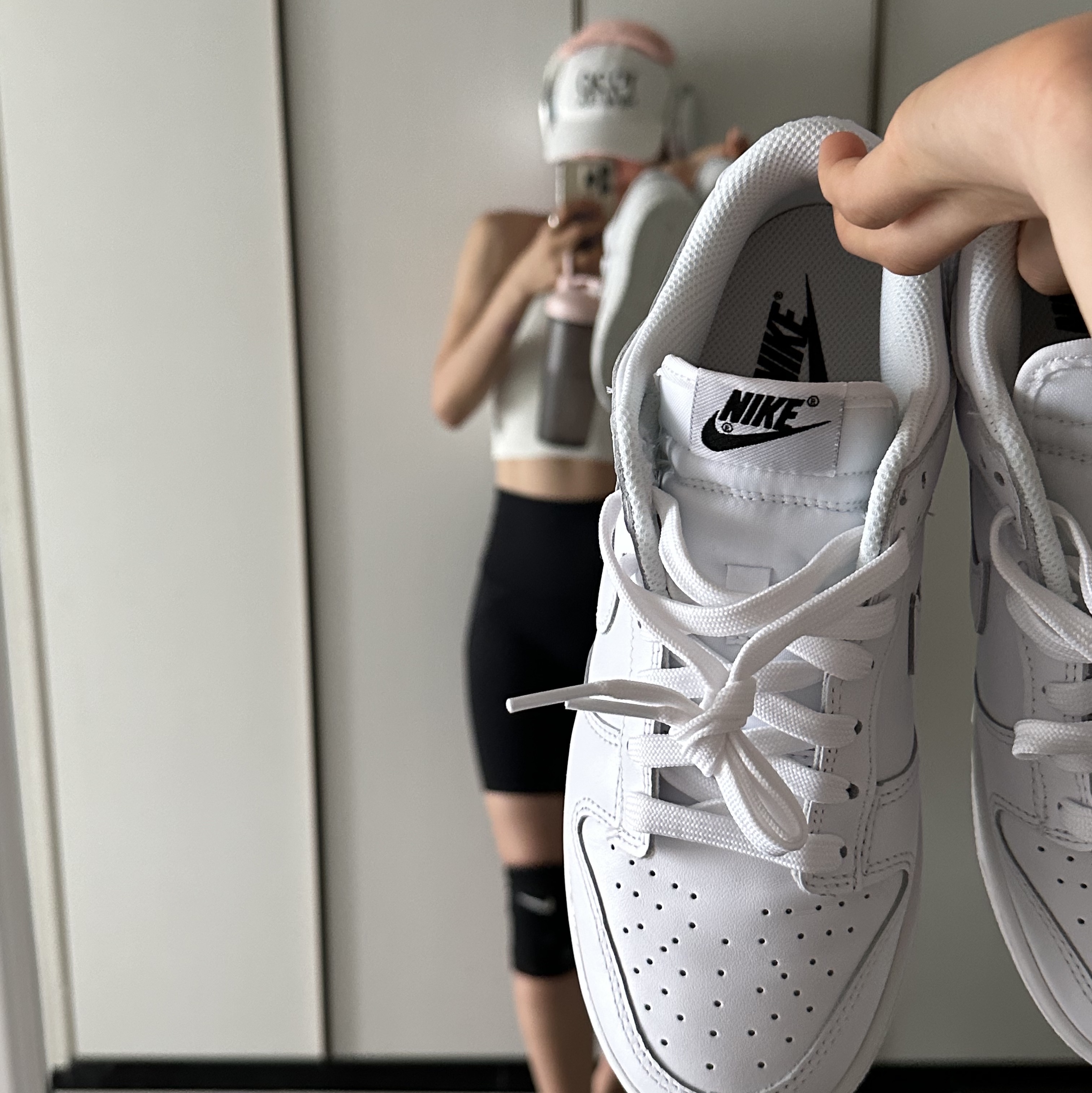 (W) Nike Dunk Low Triple White 착용 스타일 - 2