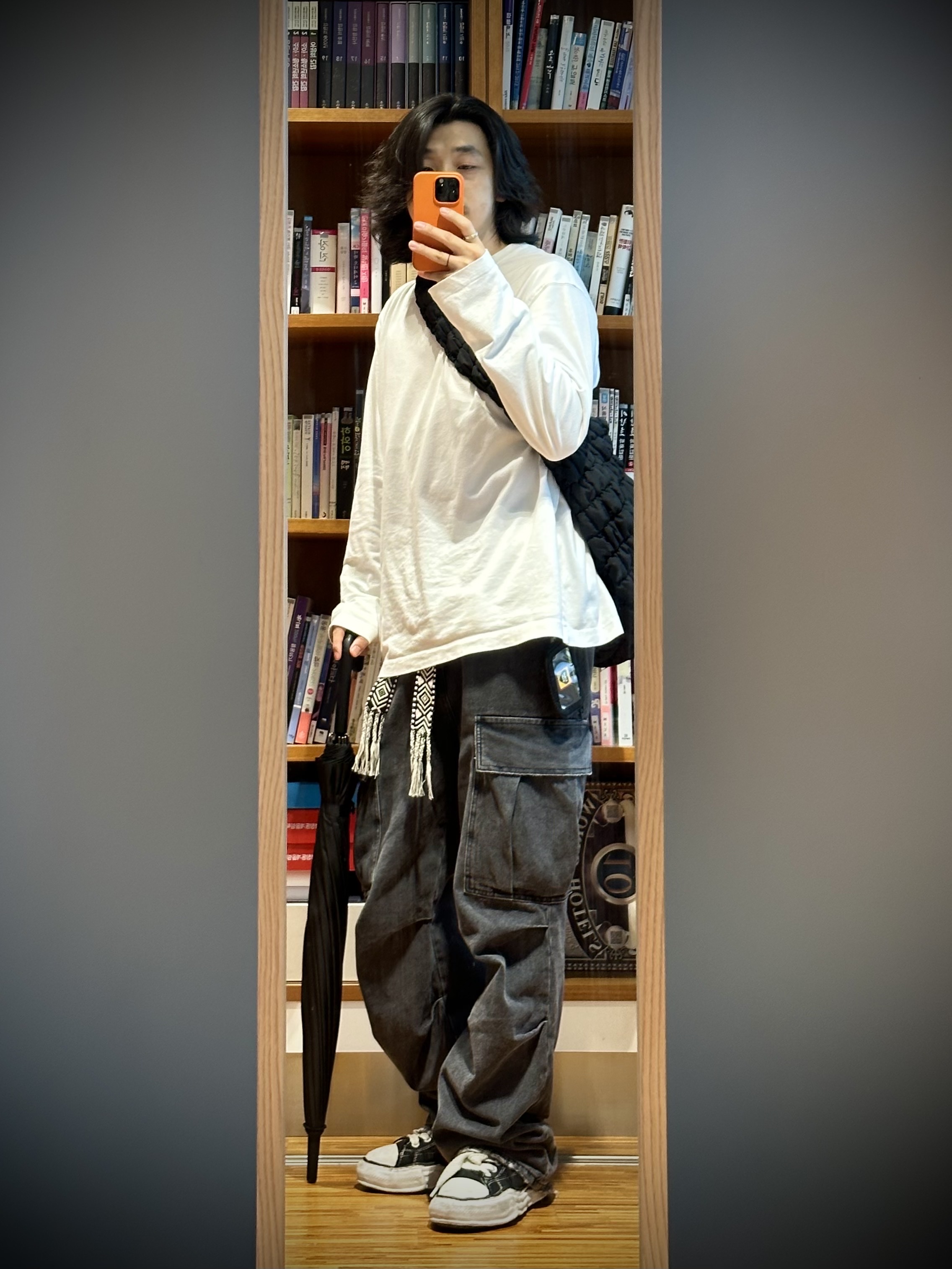 Maison Mihara Yasuhiro Peterson OG Sole Canvas Low Sneakers Black, Human Made Military Card Case Black 착용 스타일 - 3