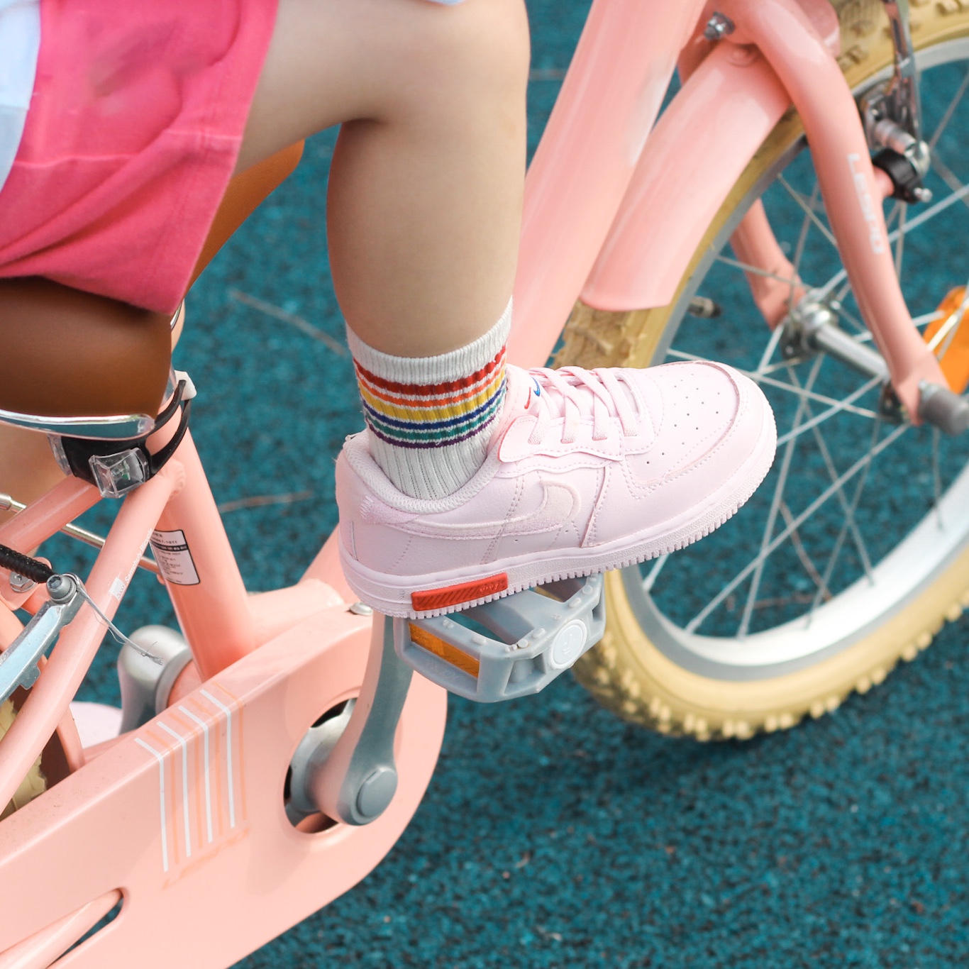 (W) Nike Air Force 1 Fontanka Pink Foam 착용 스타일 - 2