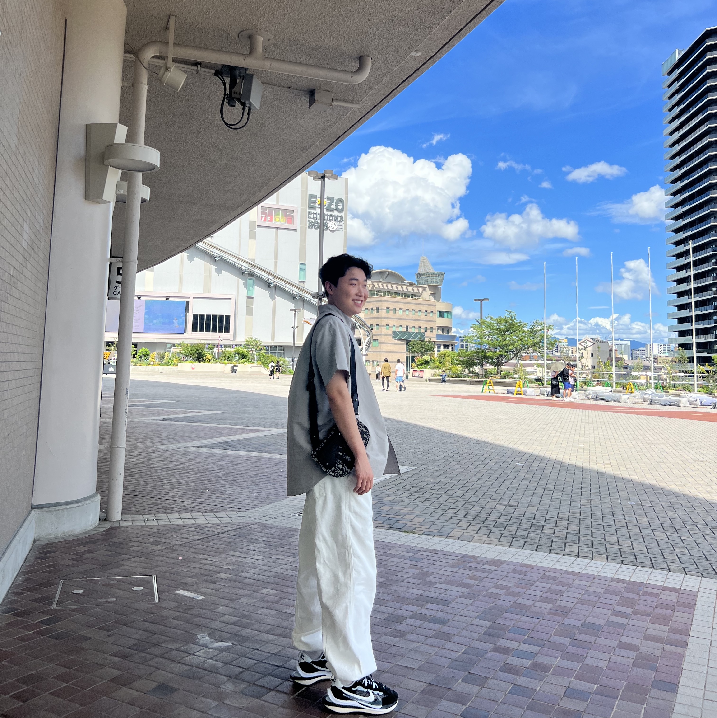 Nike x Sacai VaporWaffle Black White, Dior Saddle Pouch Beige & Black Dior Oblique Jacquard 착용 스타일 - 4