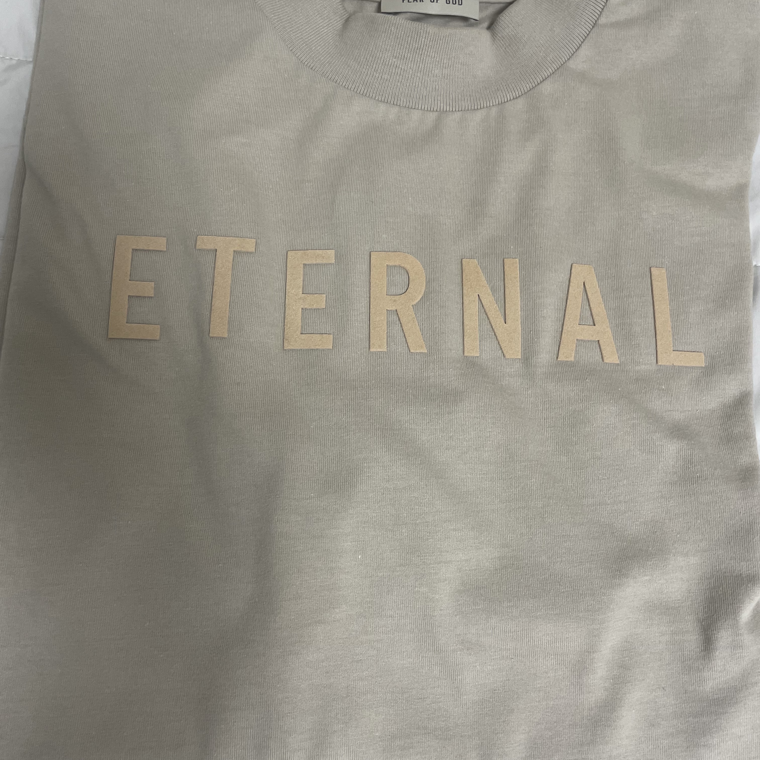 Fear of God Cotton Short Sleeve T-Shirt Dusty Beige 착용 스타일