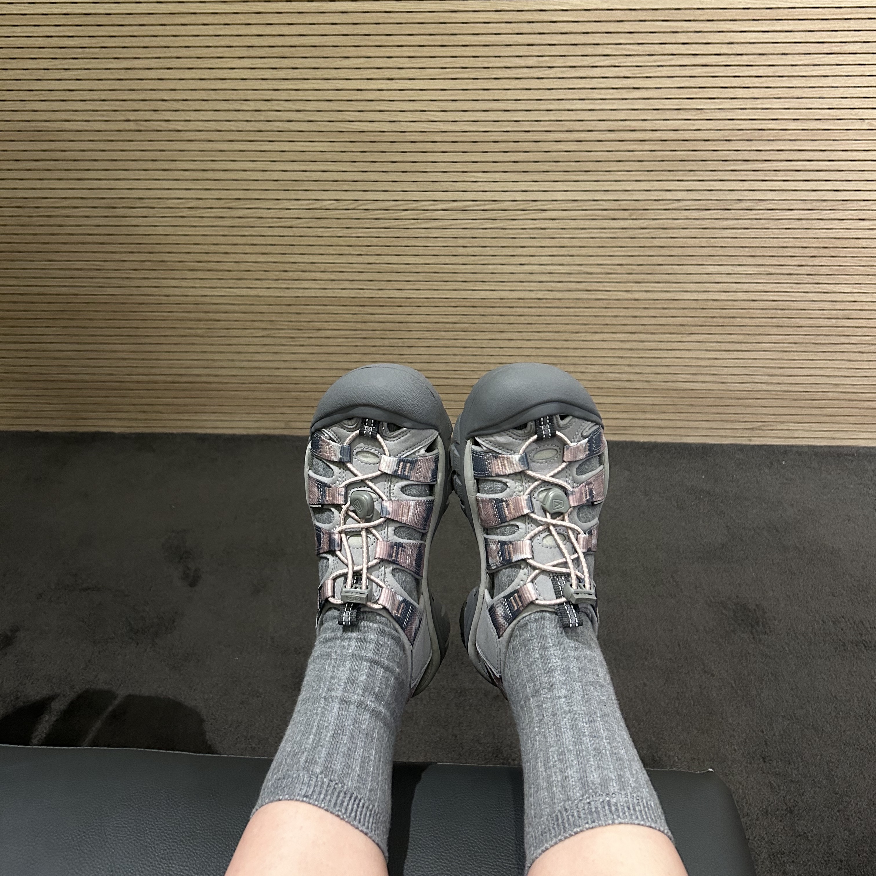 (W) Keen Newport H2 Fawn Tie Dye 착용 스타일