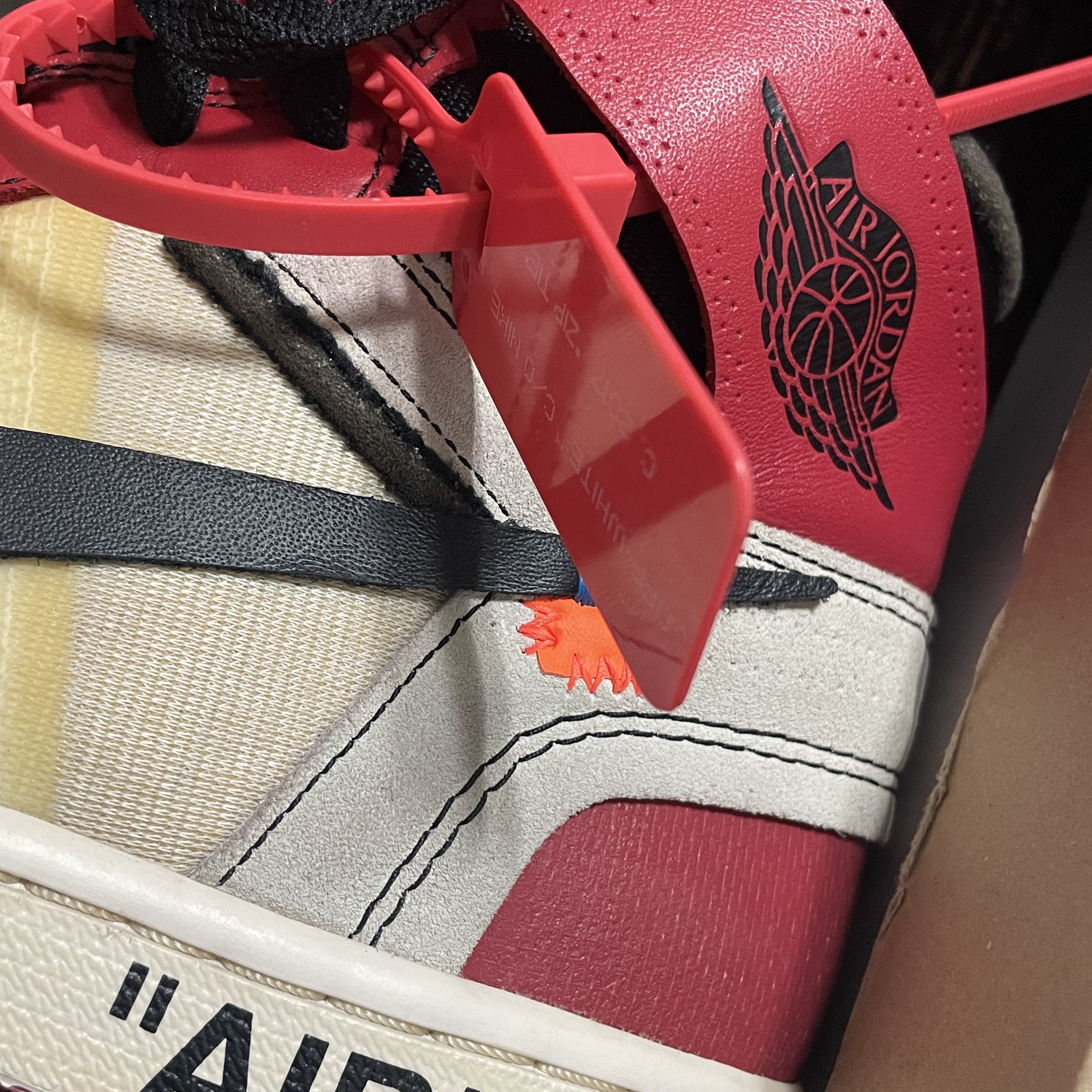 Jordan 1 x Off-White Retro High Chicago The Ten, Our Legacy Third Cut Digital Print Ink Black 착용 스타일 - 2