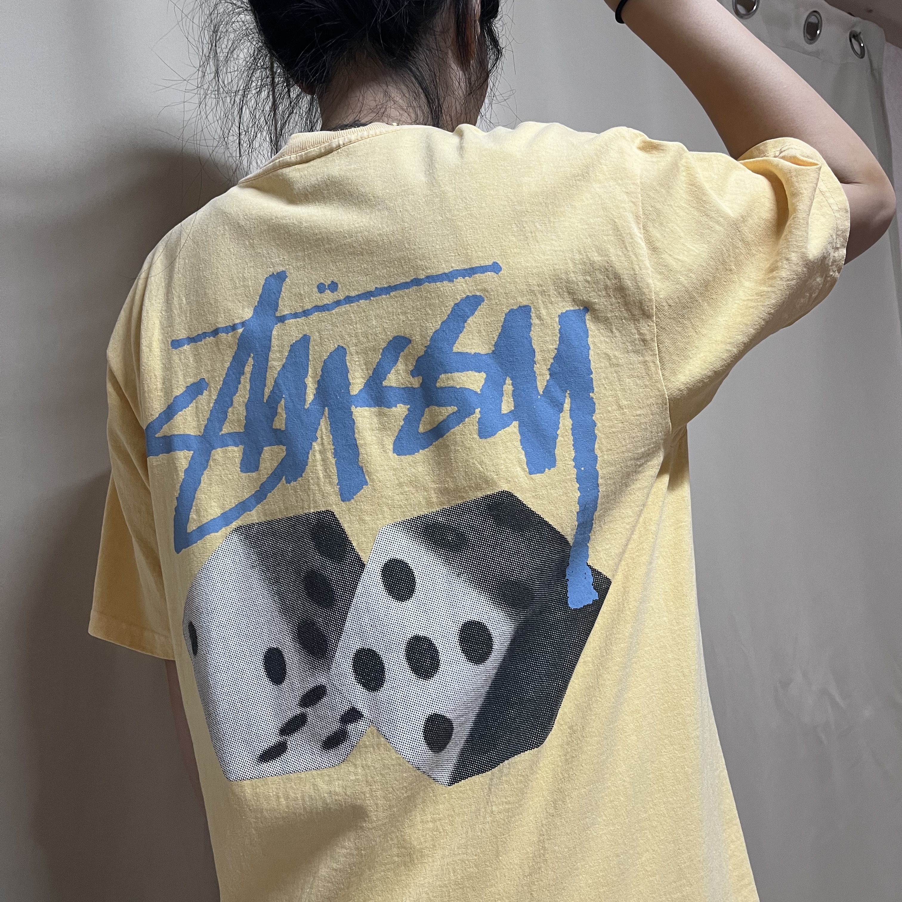 Stussy Roll The Dice Pigment Dyed T-Shirt Peach 착용 스타일