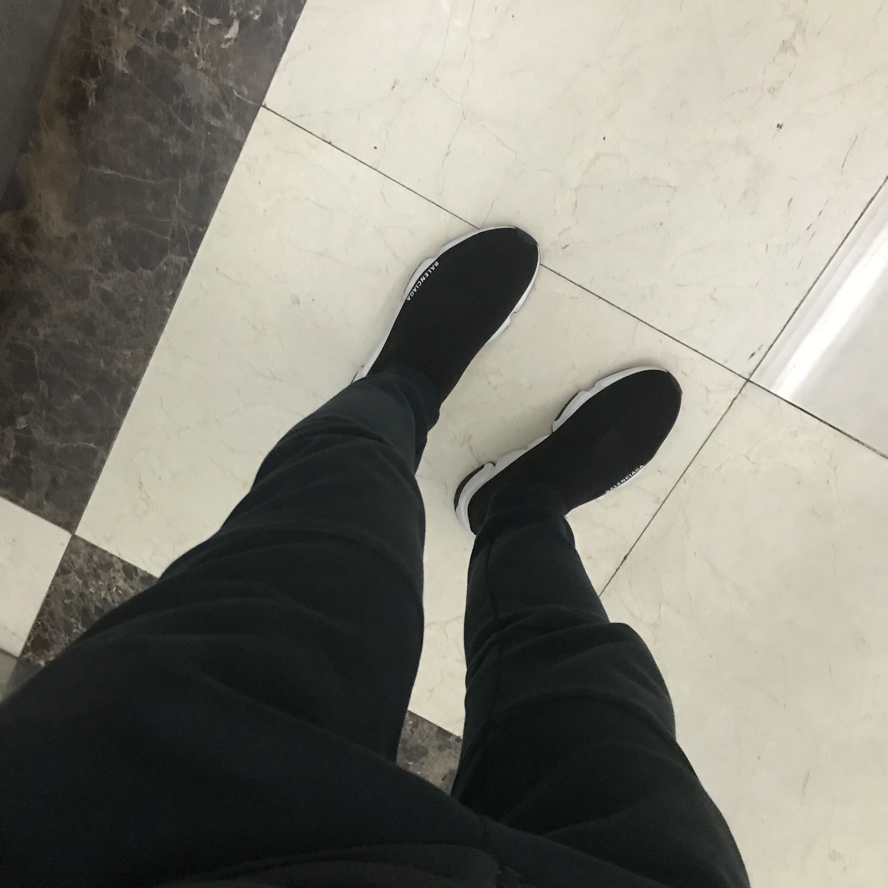 Balenciaga Speed Trainer Black White 2021/2022 착용 스타일 - 2