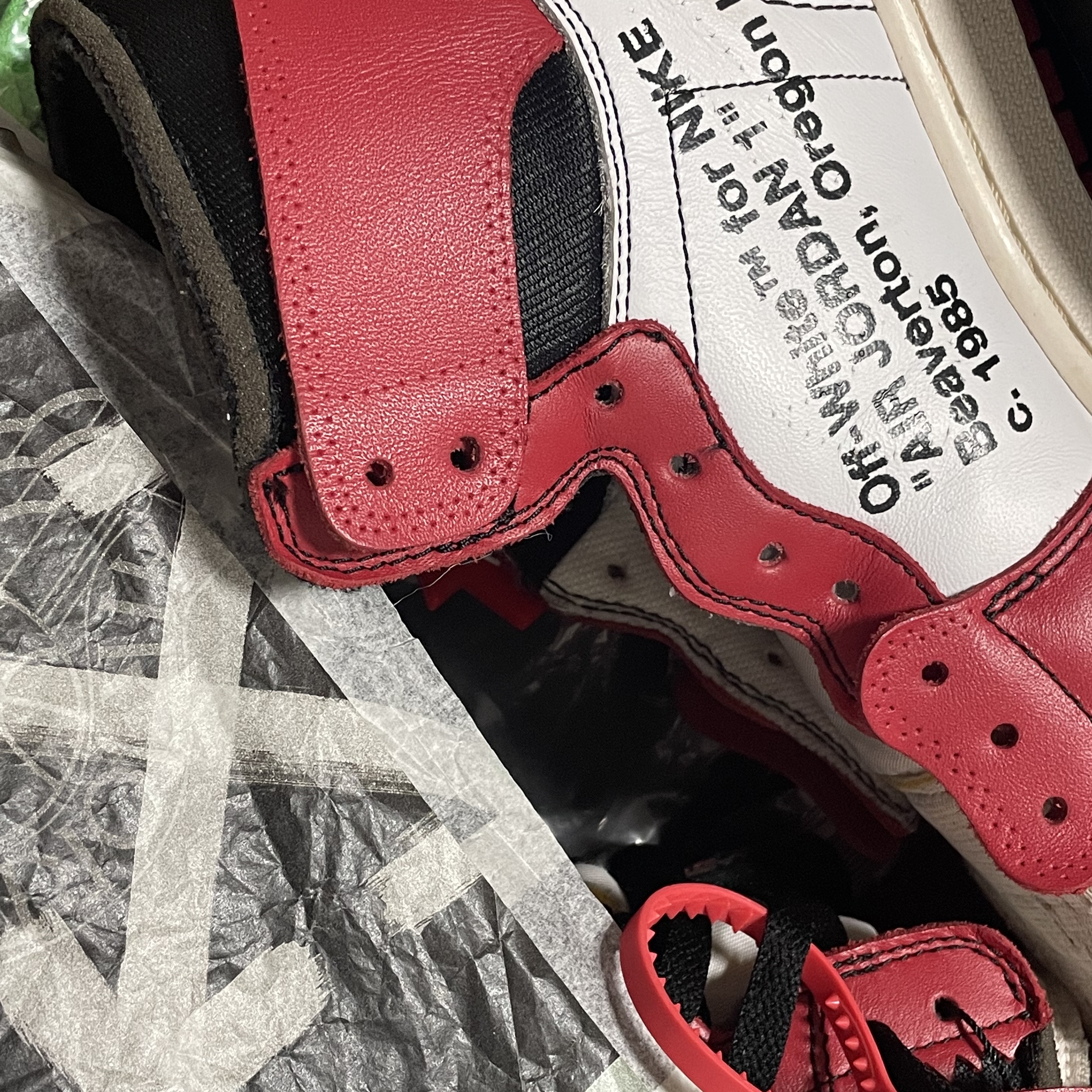Jordan 1 x Off-White Retro High Chicago The Ten, Our Legacy Third Cut Digital Print Ink Black 착용 스타일 - 1