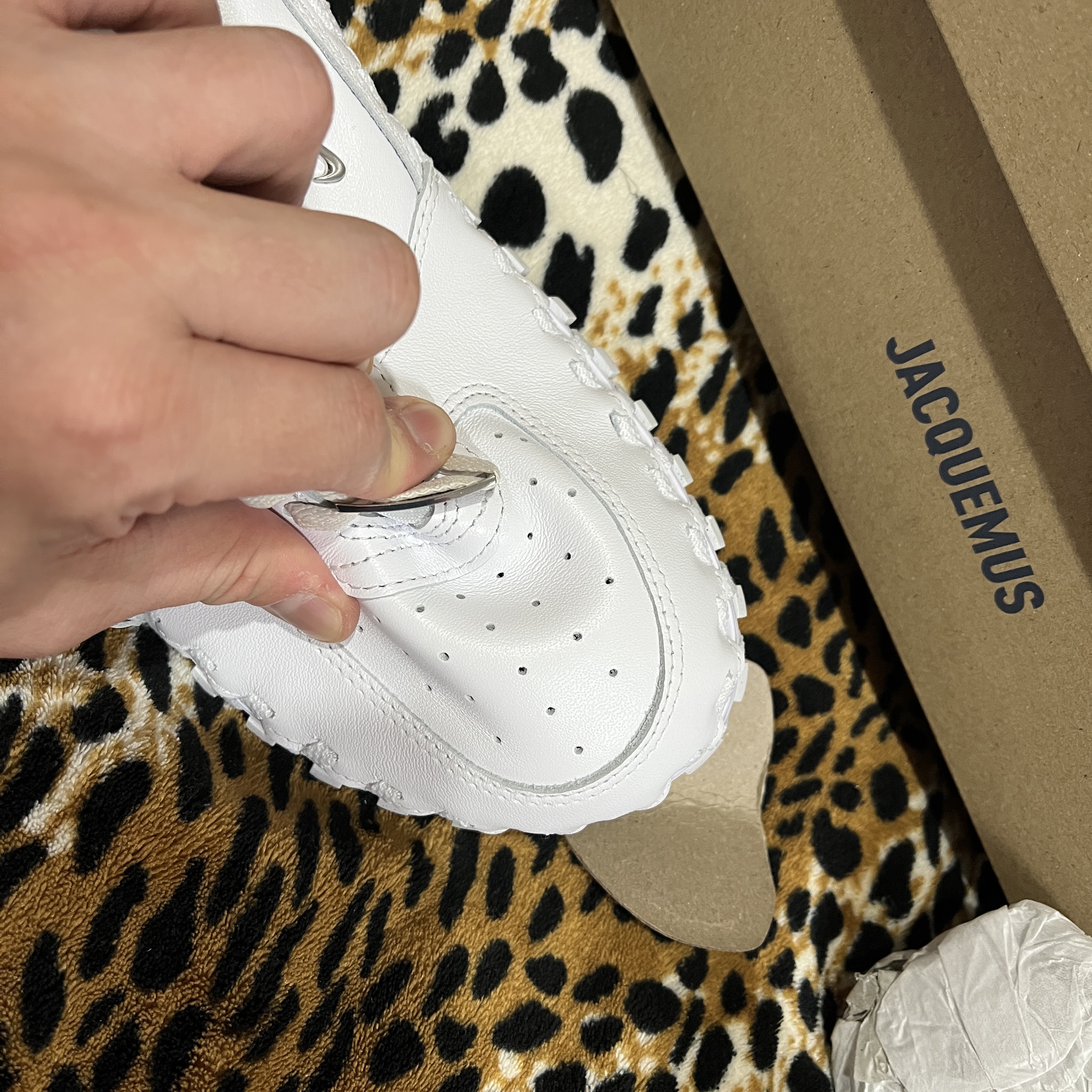Nike x Jacquemus J Force 1 Low LX SP White 착용 스타일 - 3
