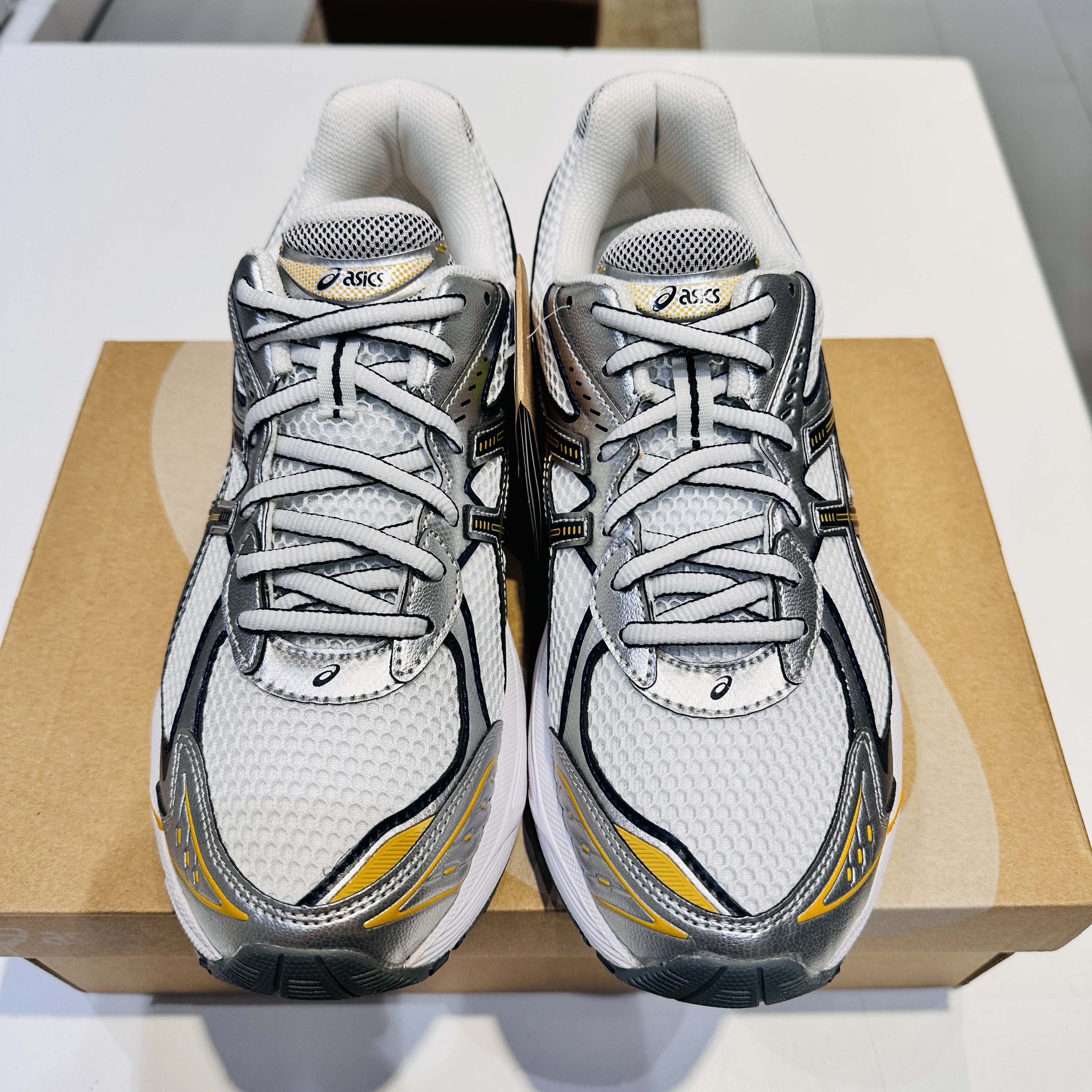 Asics GT-2160 White Pure Silver 착용 스타일 - 1