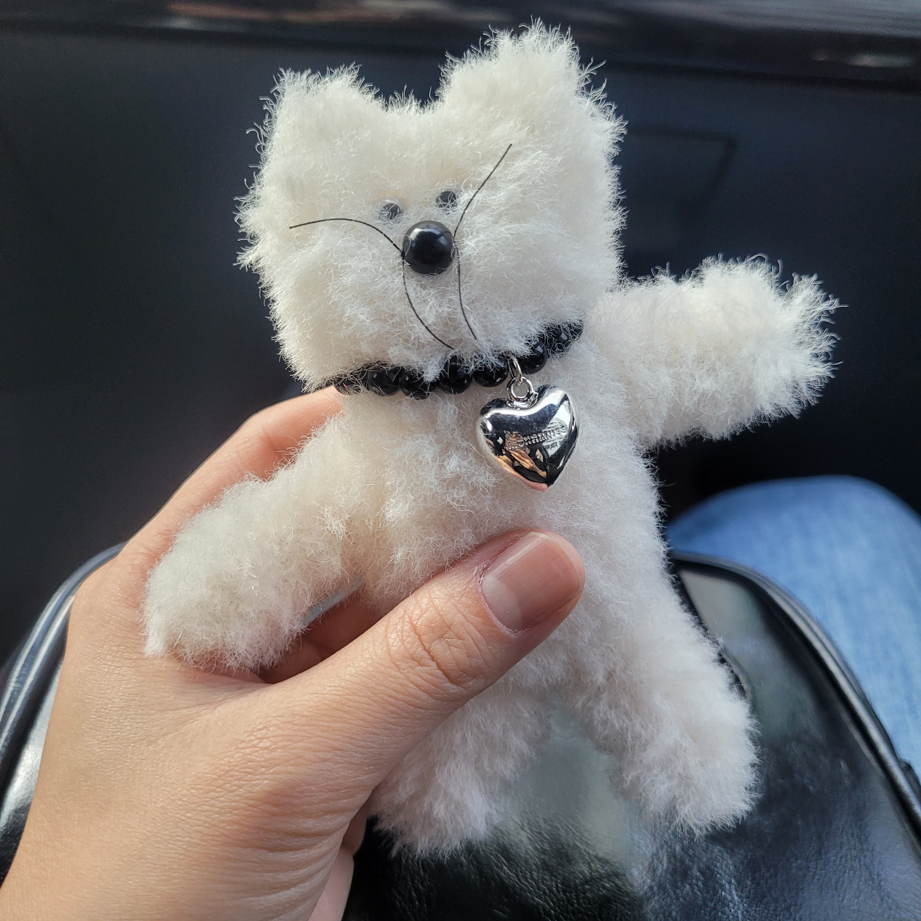 [KREAM 단독] Monamhee Creami Keyring Cream 착용 스타일