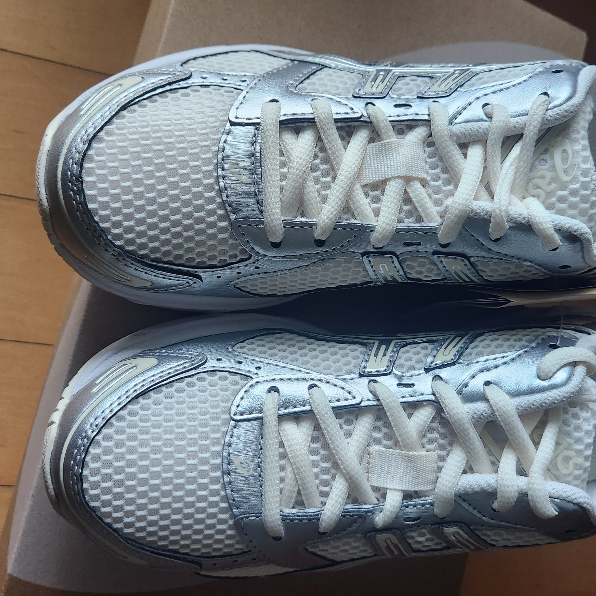 (W) Asics Gel-1130 Cream Pure Silver 착용 스타일 - 2